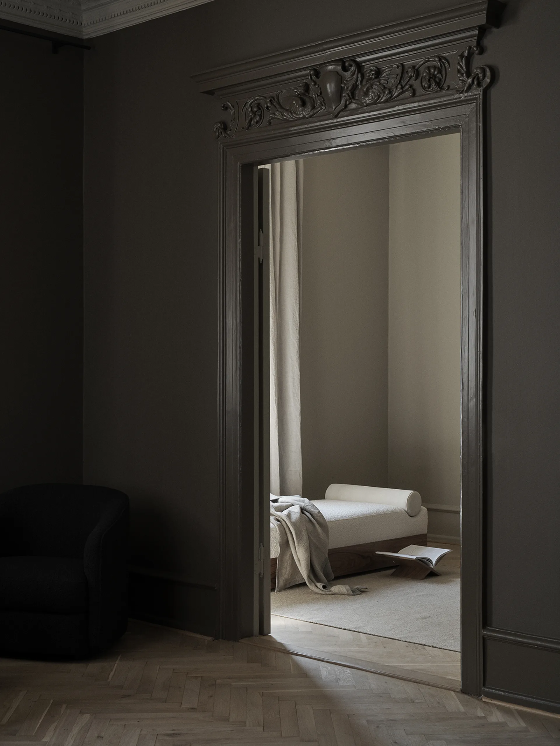 Divan Mass 200x75x51 cm, Karakorum ivory 001-walnut New Works