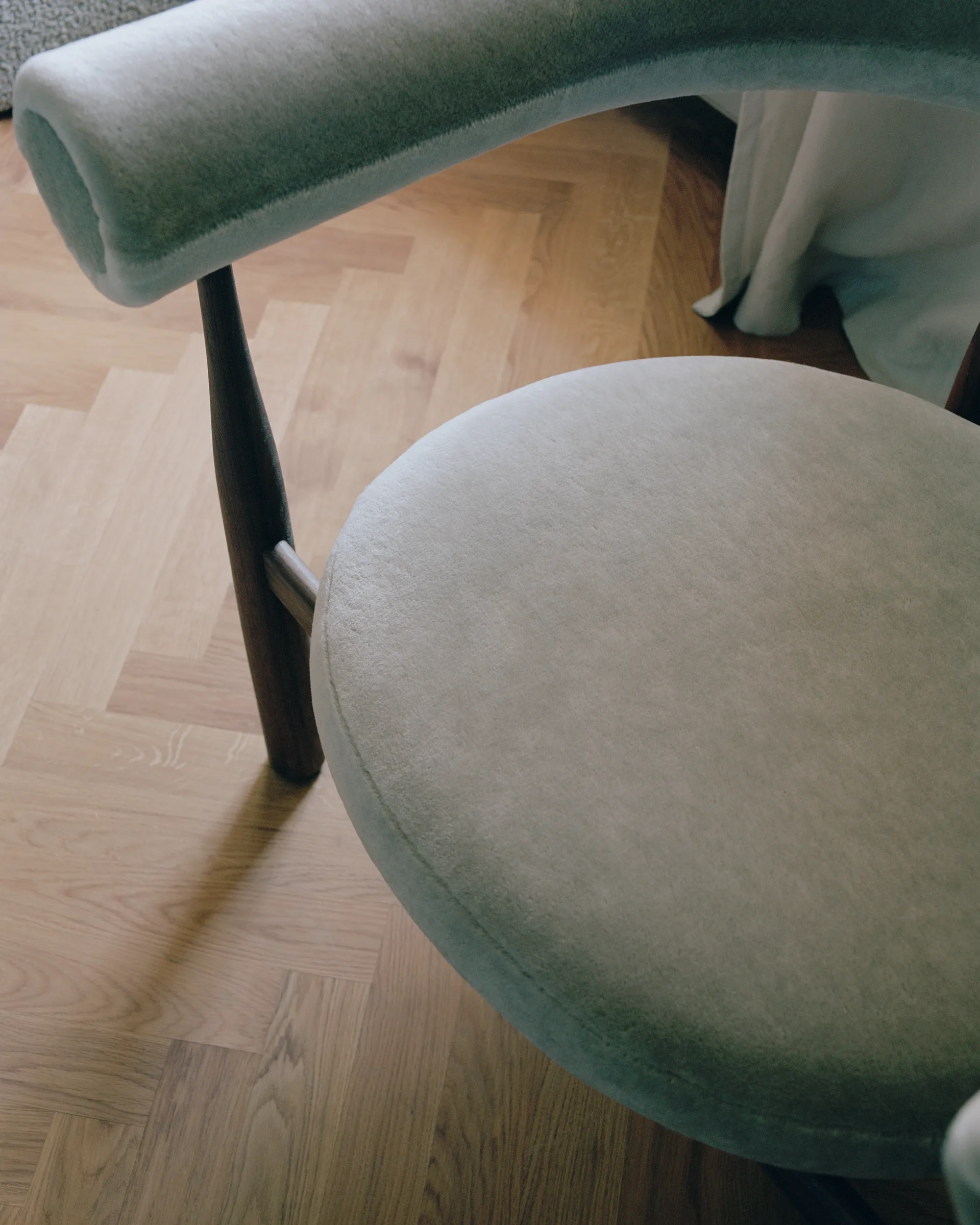 Fauteuil lounge Bukowski, Walnut, Rest 22 New Works