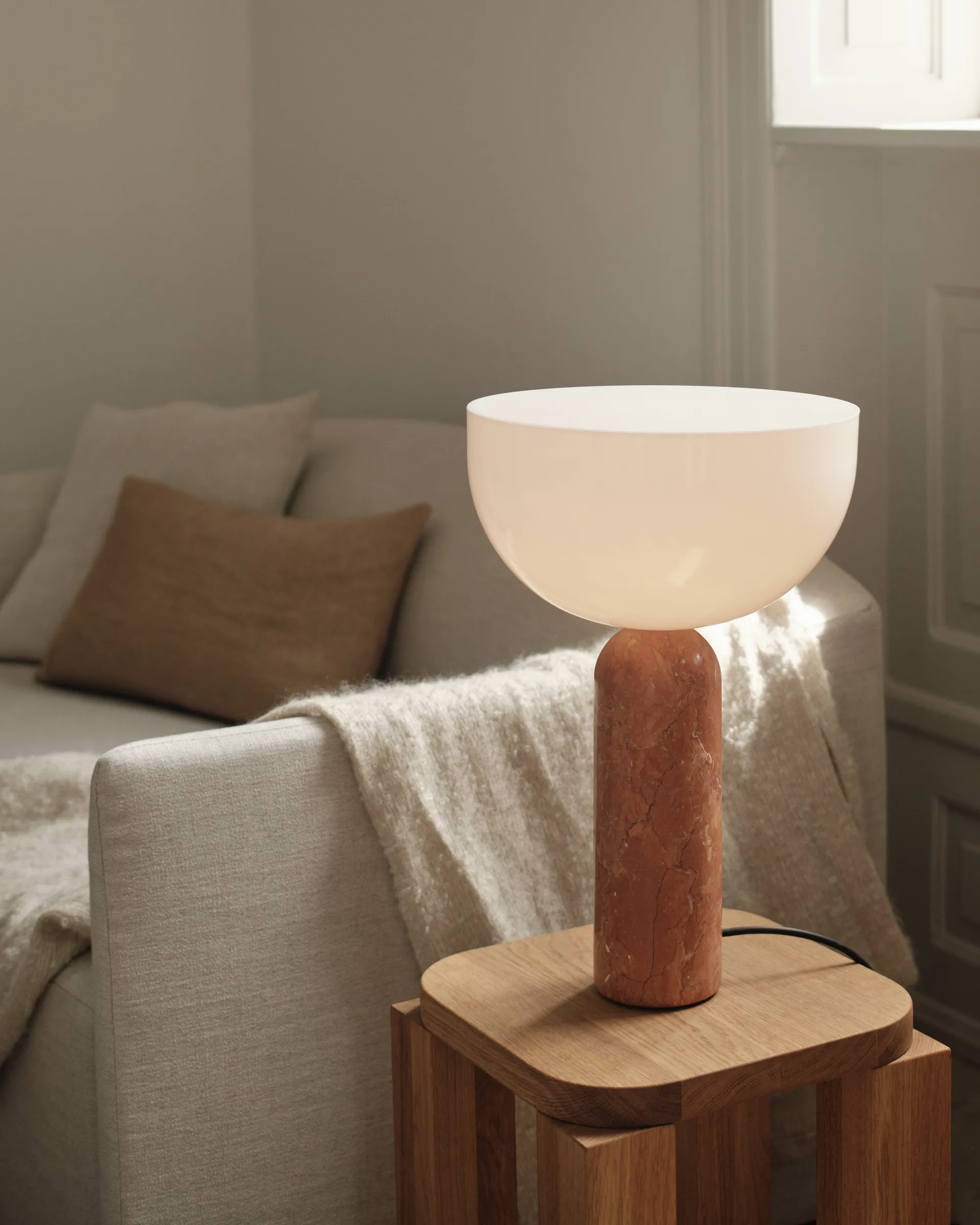 Lampe de table Kizu large, Breccia Pernice New Works