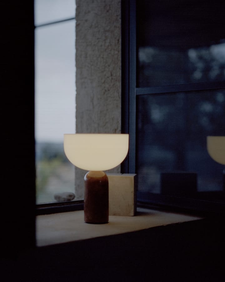 Lampe de table portable Kizu - Breccia Pernice - New Works