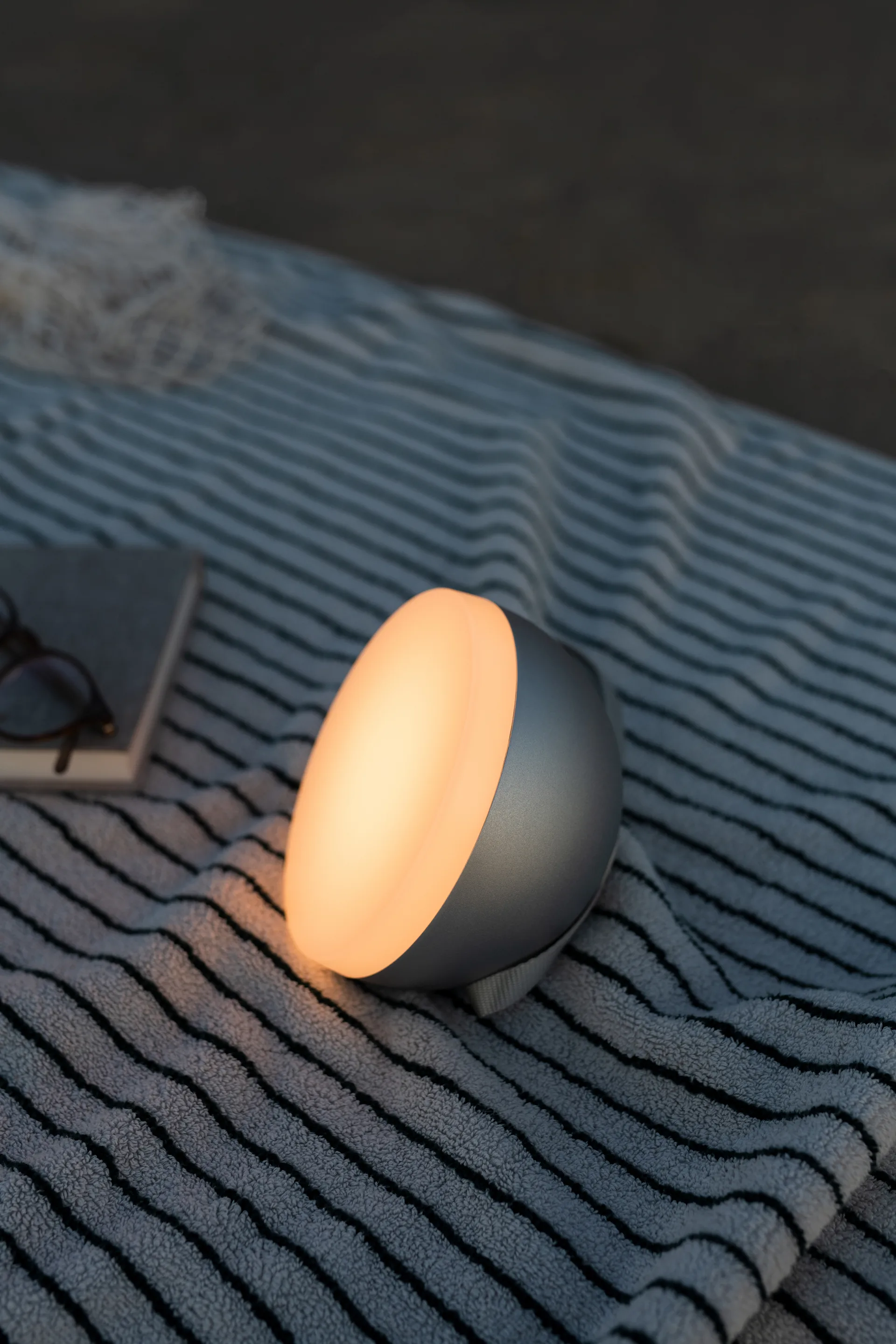 Lampe portable Sphere, Warm grey New Works