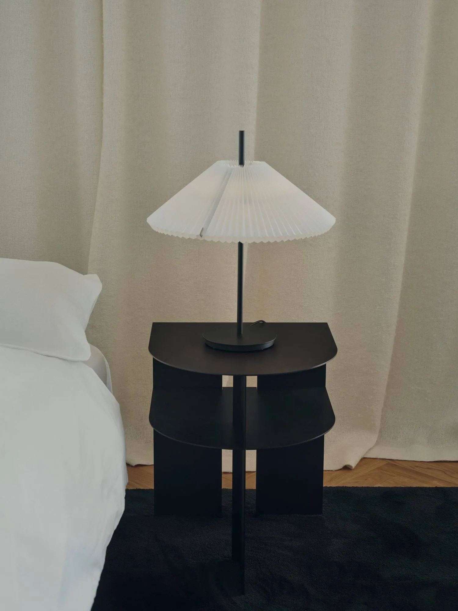 Rand table d’appoint, Black New Works