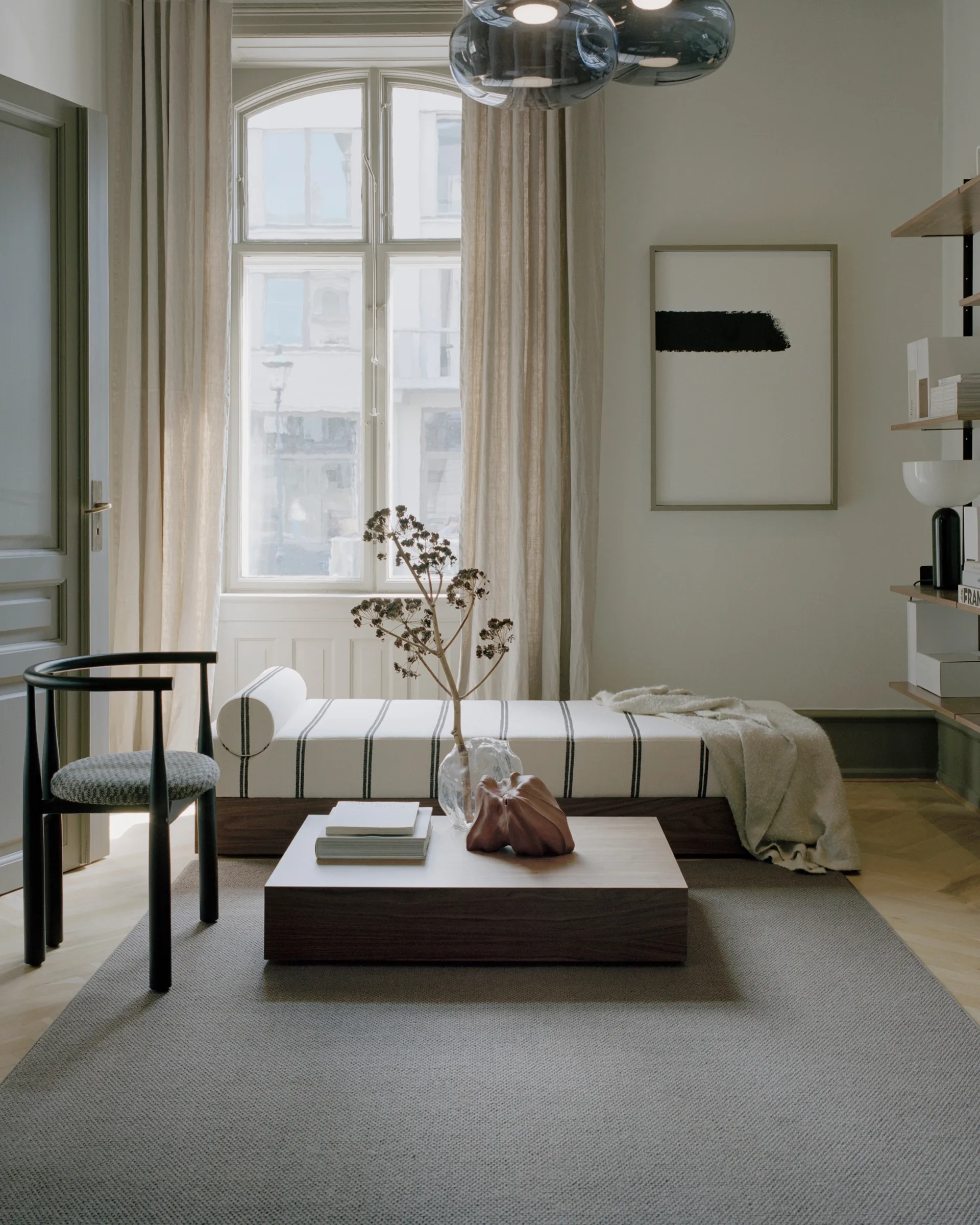 Table basse Mass Wide, walnut New Works