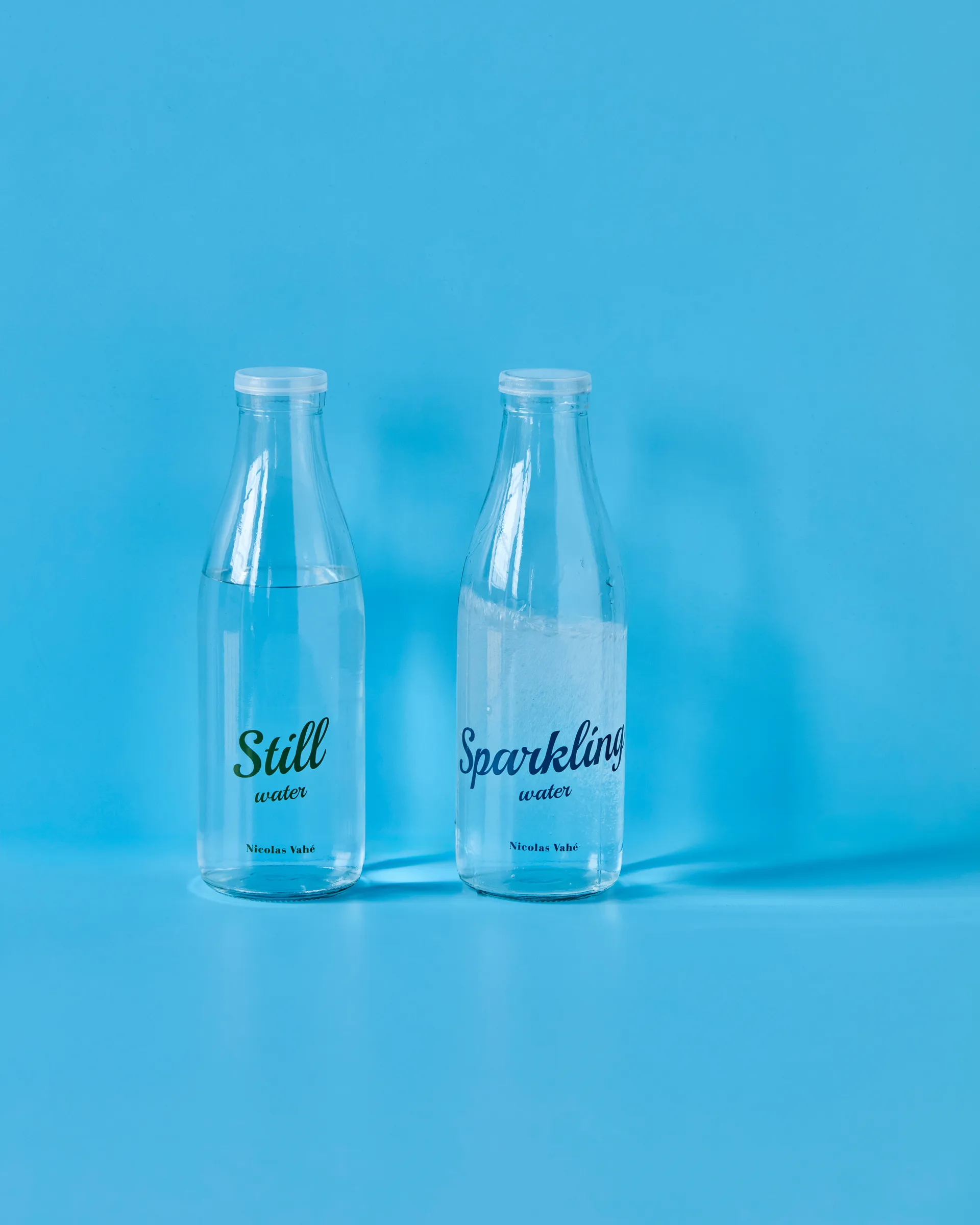 Bouteille avec bouchon 1 L, 2 pièces, Plate eau tranquille-gazeuse Nicolas Vahé