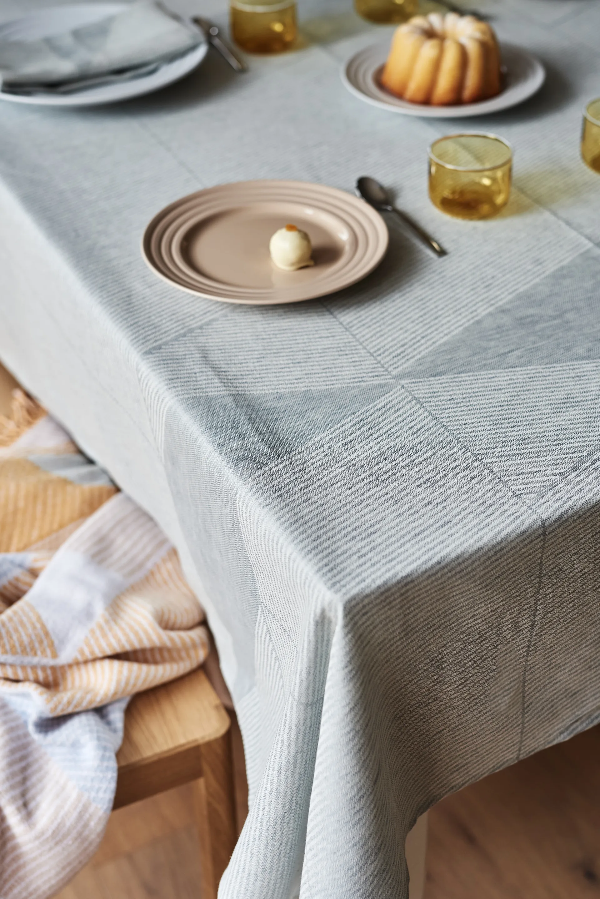 Nappe Geometric 147x250 cm, Bleu-blanc NJRD