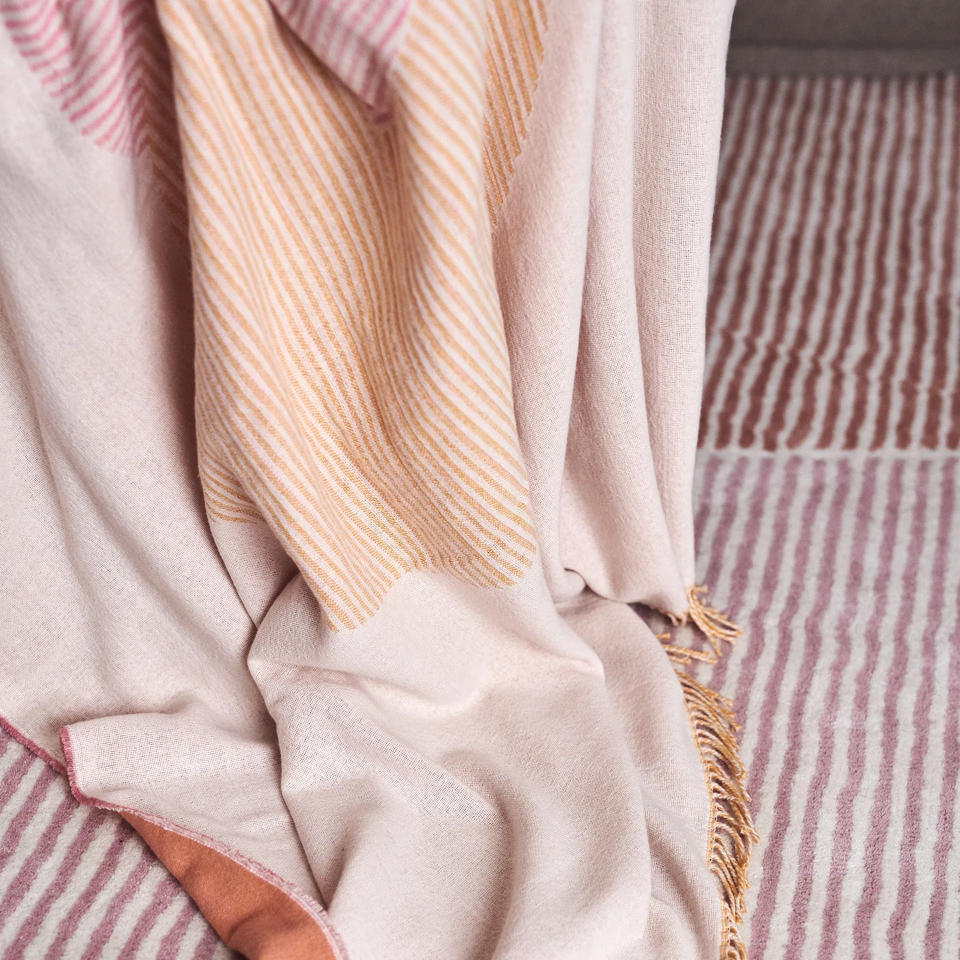 Plaid en coton Circles 130x185 cm, Blanc nature NJRD