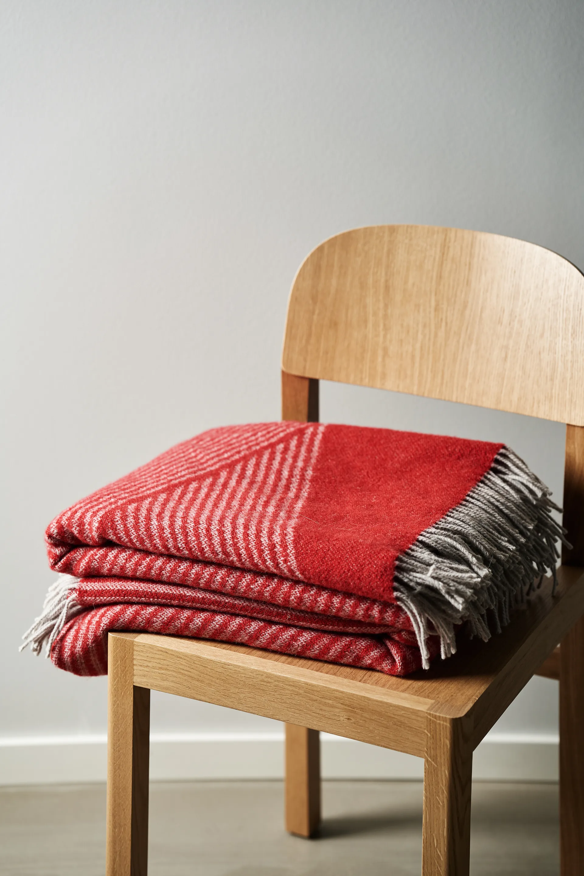 Plaid en laine Rectangles seasonal edition 130x185 cm, Rouge NJRD