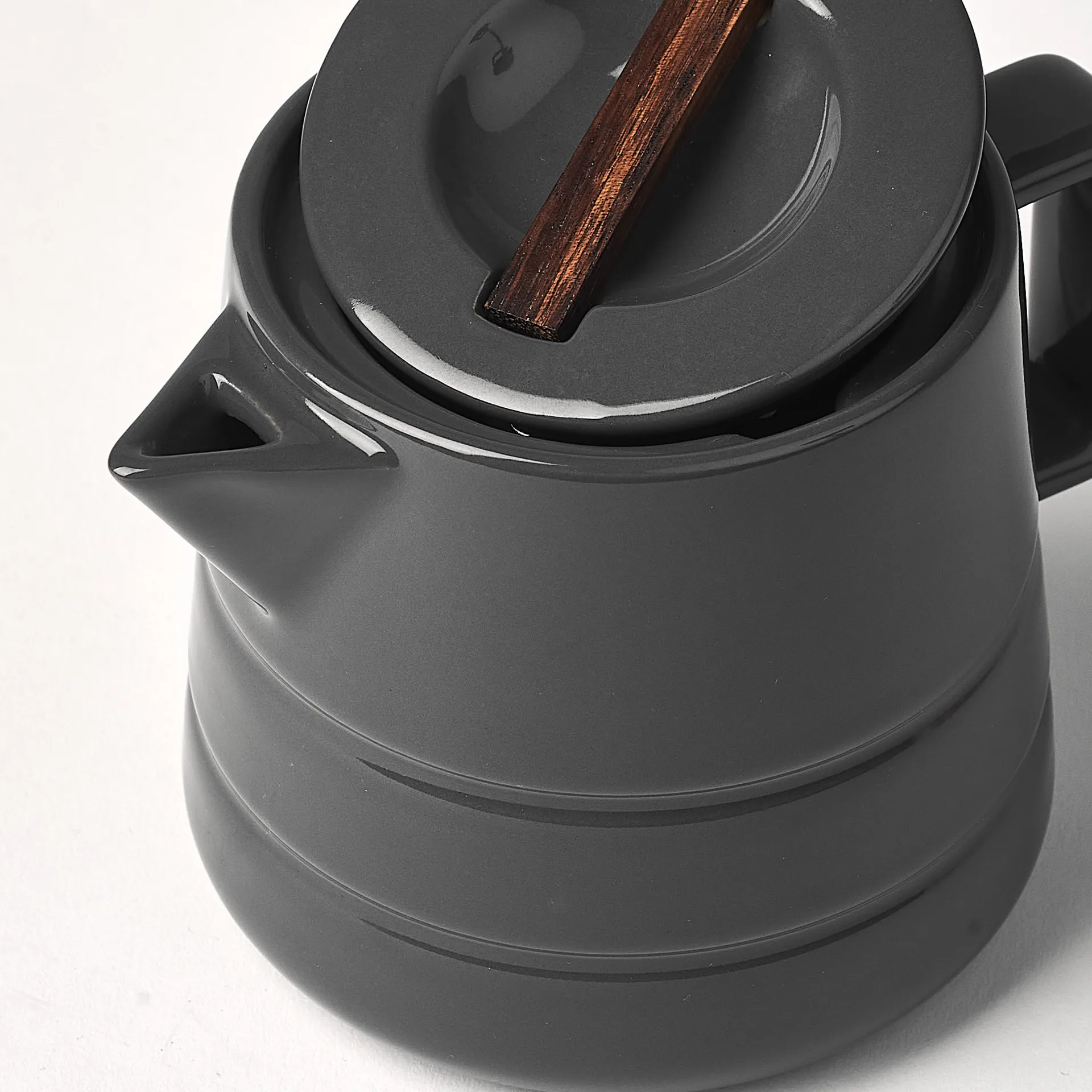 Pot à lait Lines 50 cl, Gris foncé NJRD