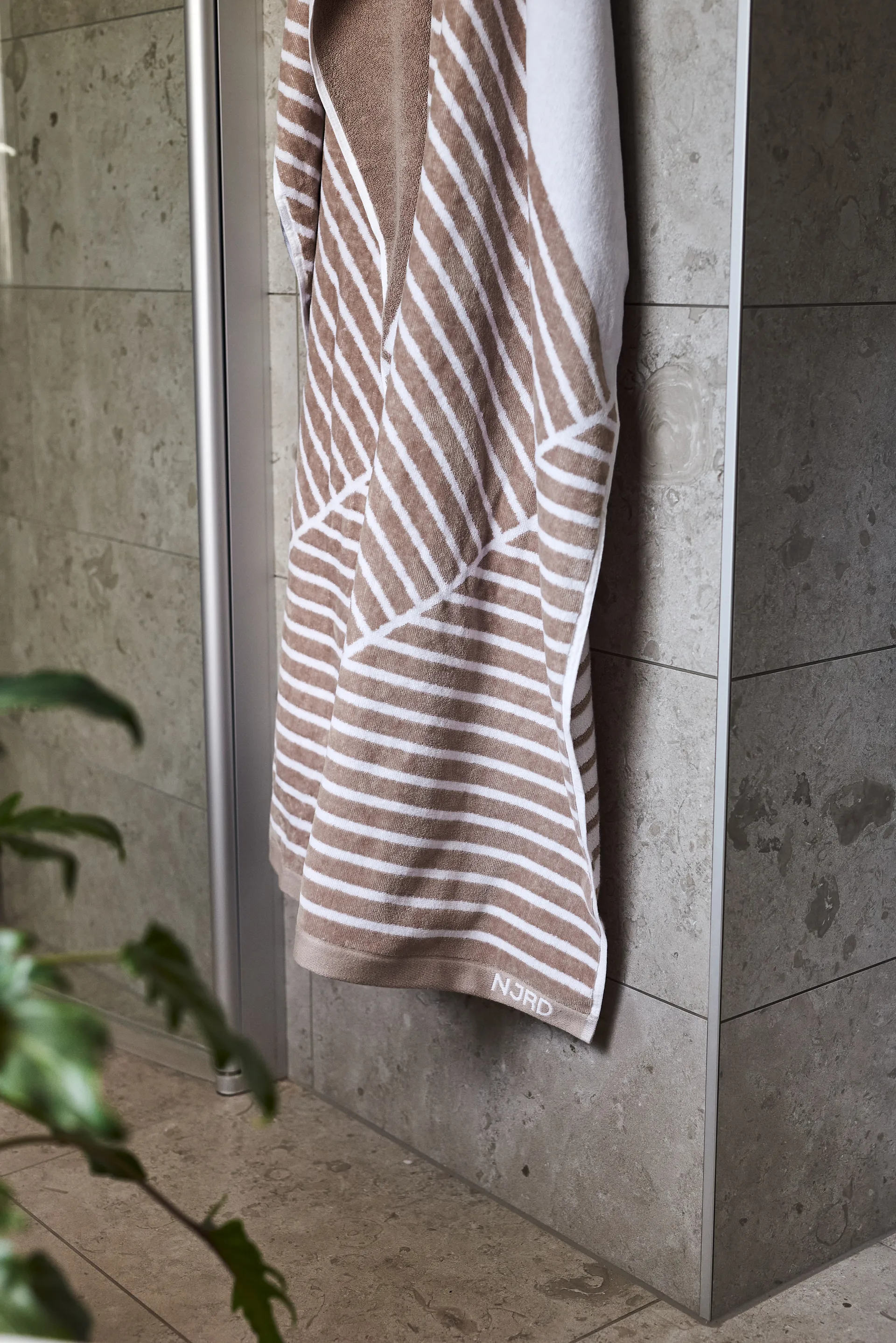 Serviette Stripes 70x140 cm , Beige NJRD