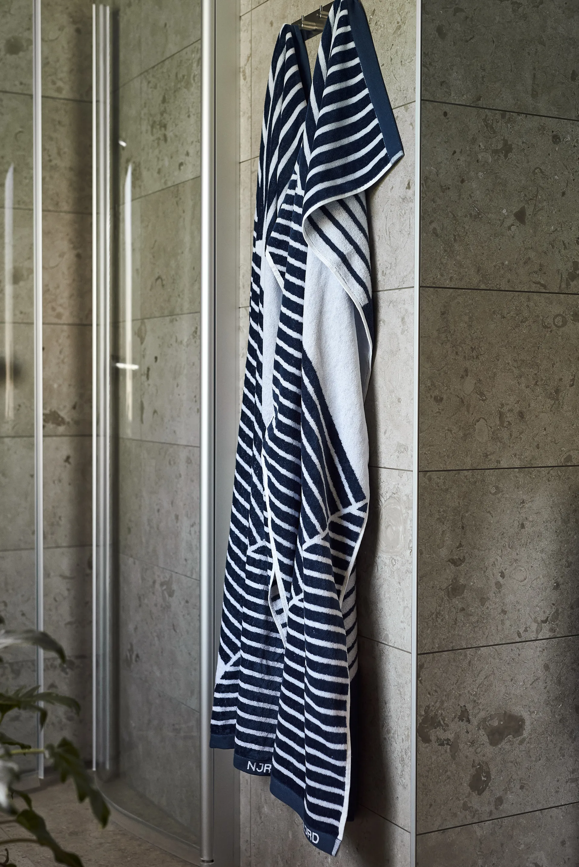 Serviette Stripes 70x140 cm , Bleu NJRD