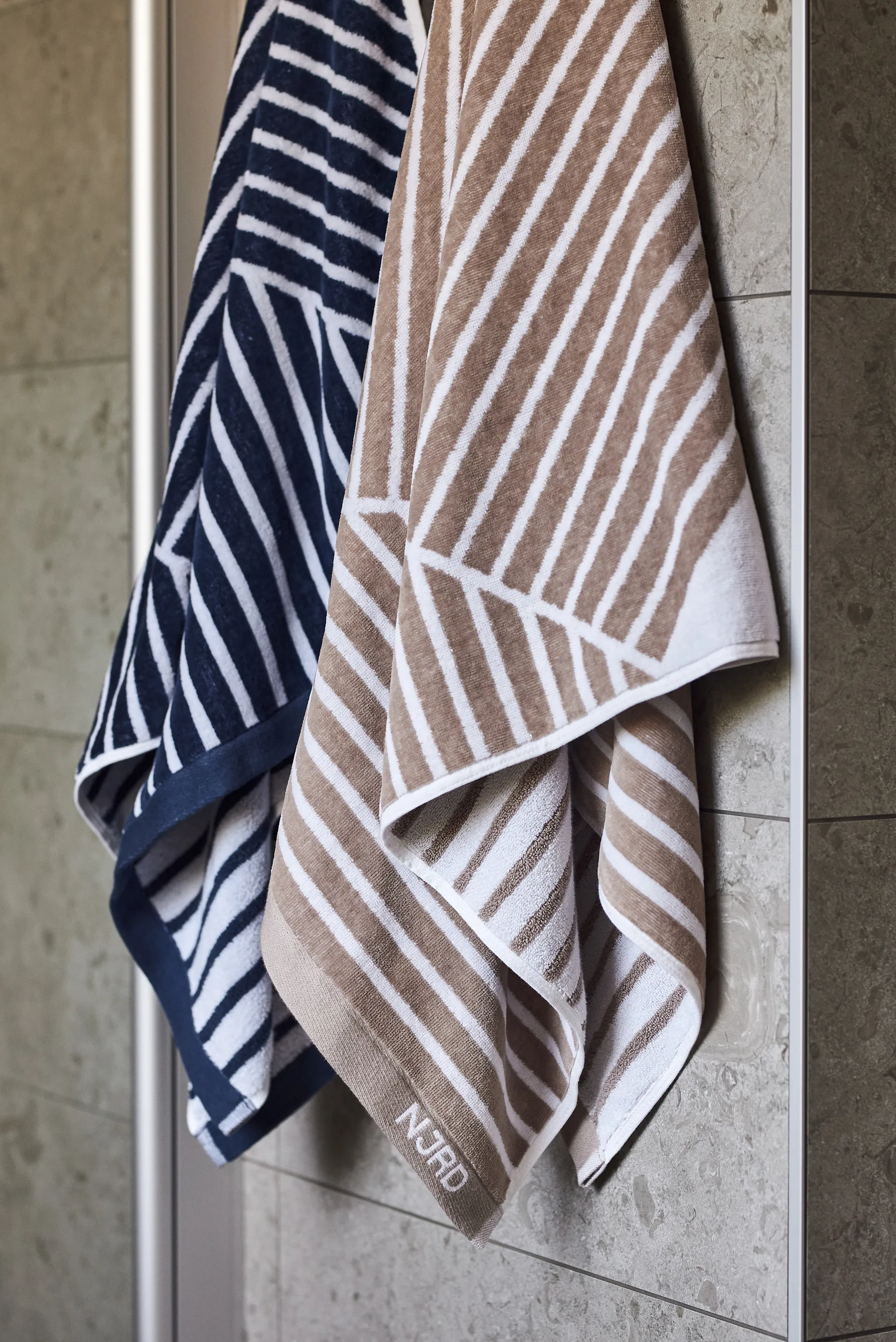 Serviette Stripes 70x140 cm , Bleu NJRD