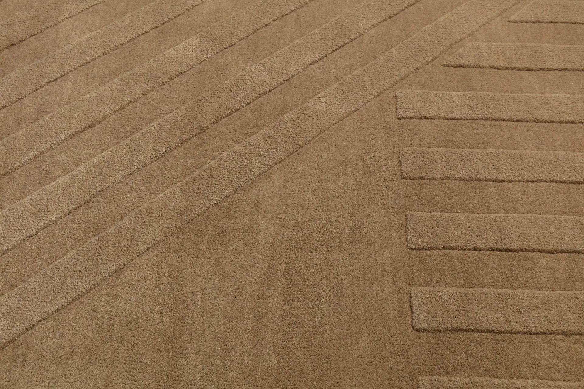 Tapis en laine Levels stripes beige, 170x240 cm NJRD