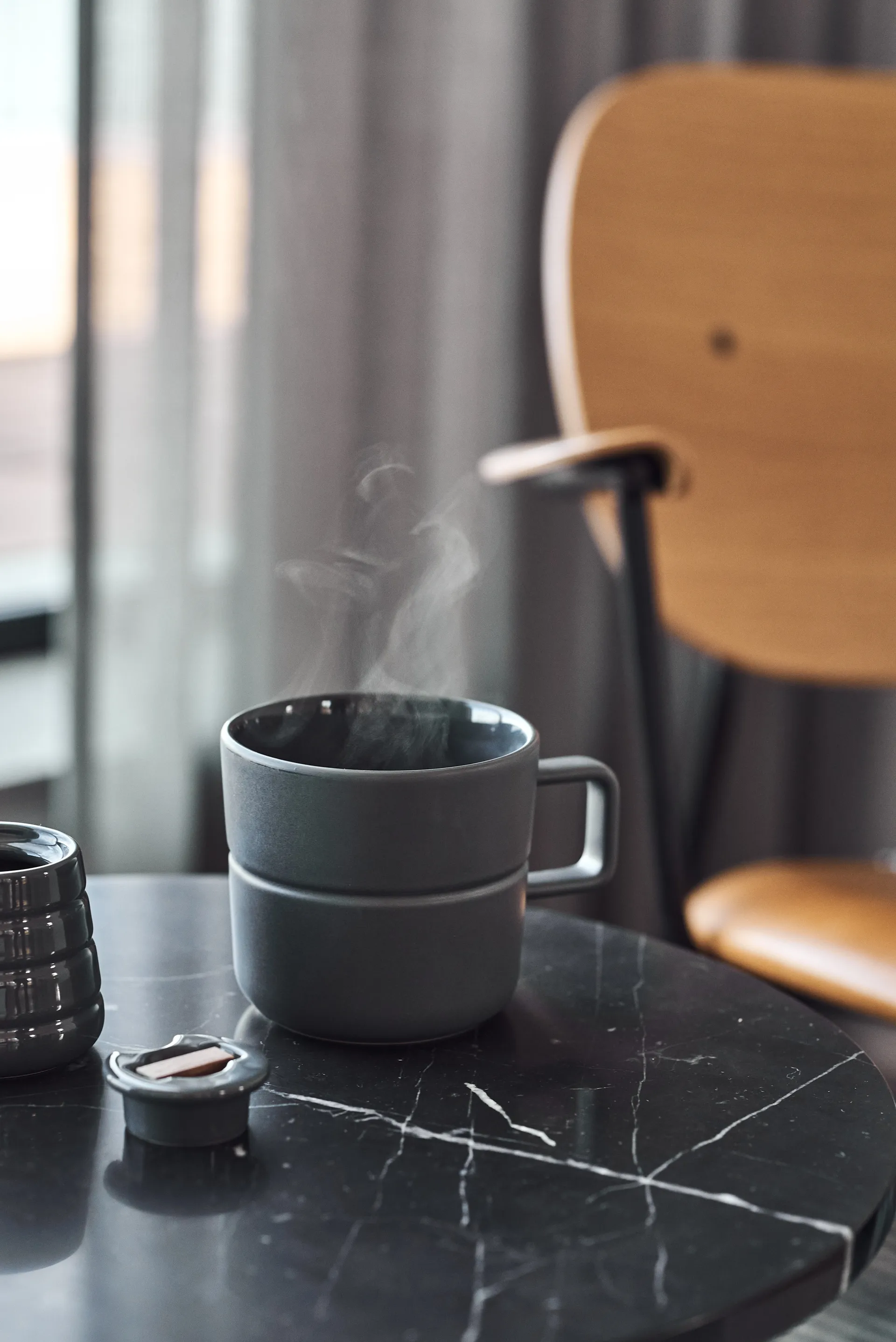 Tasse Lines 50 cl, Gris foncé NJRD