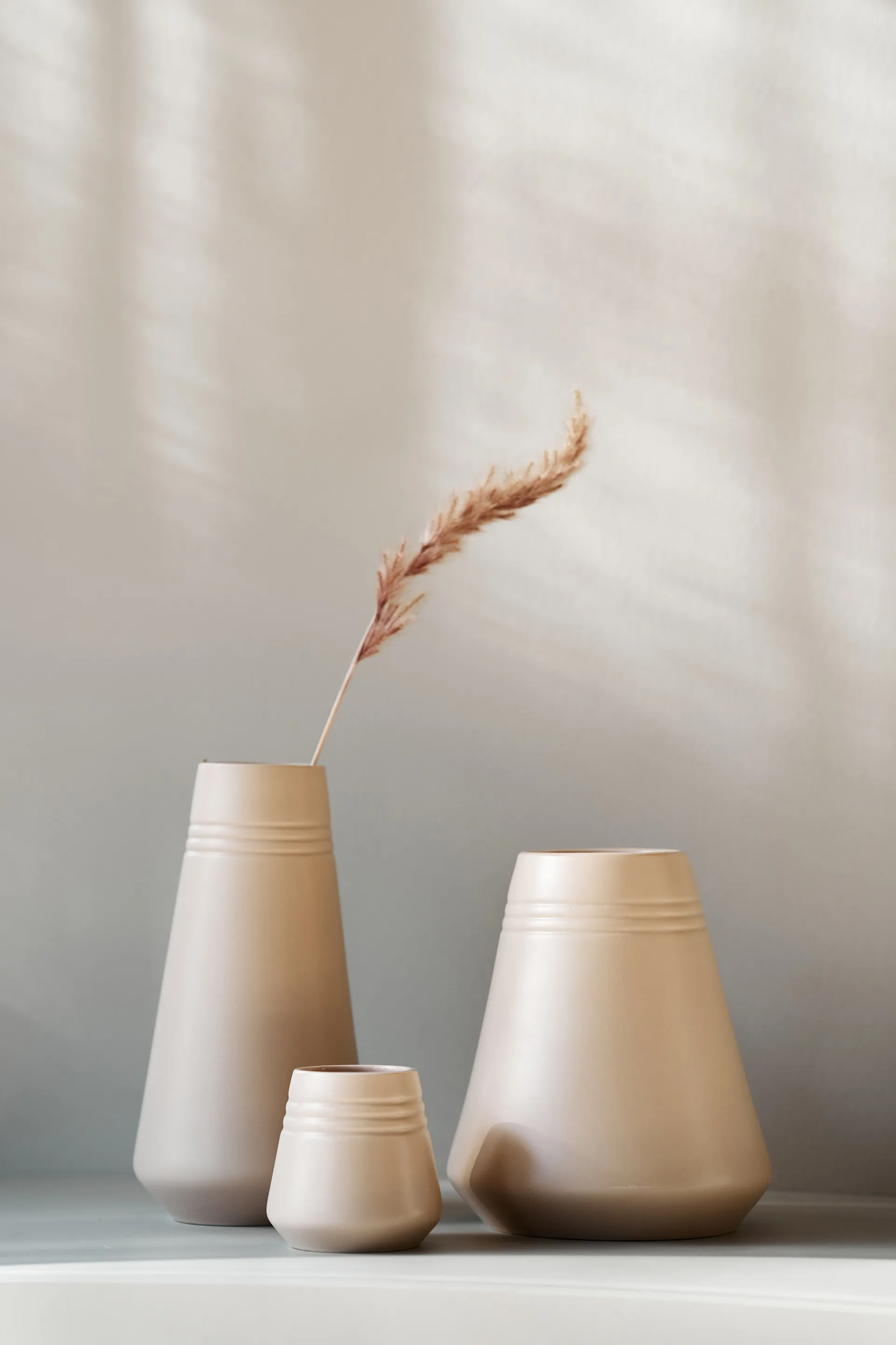 Vase Lines 18 cm, Beige NJRD