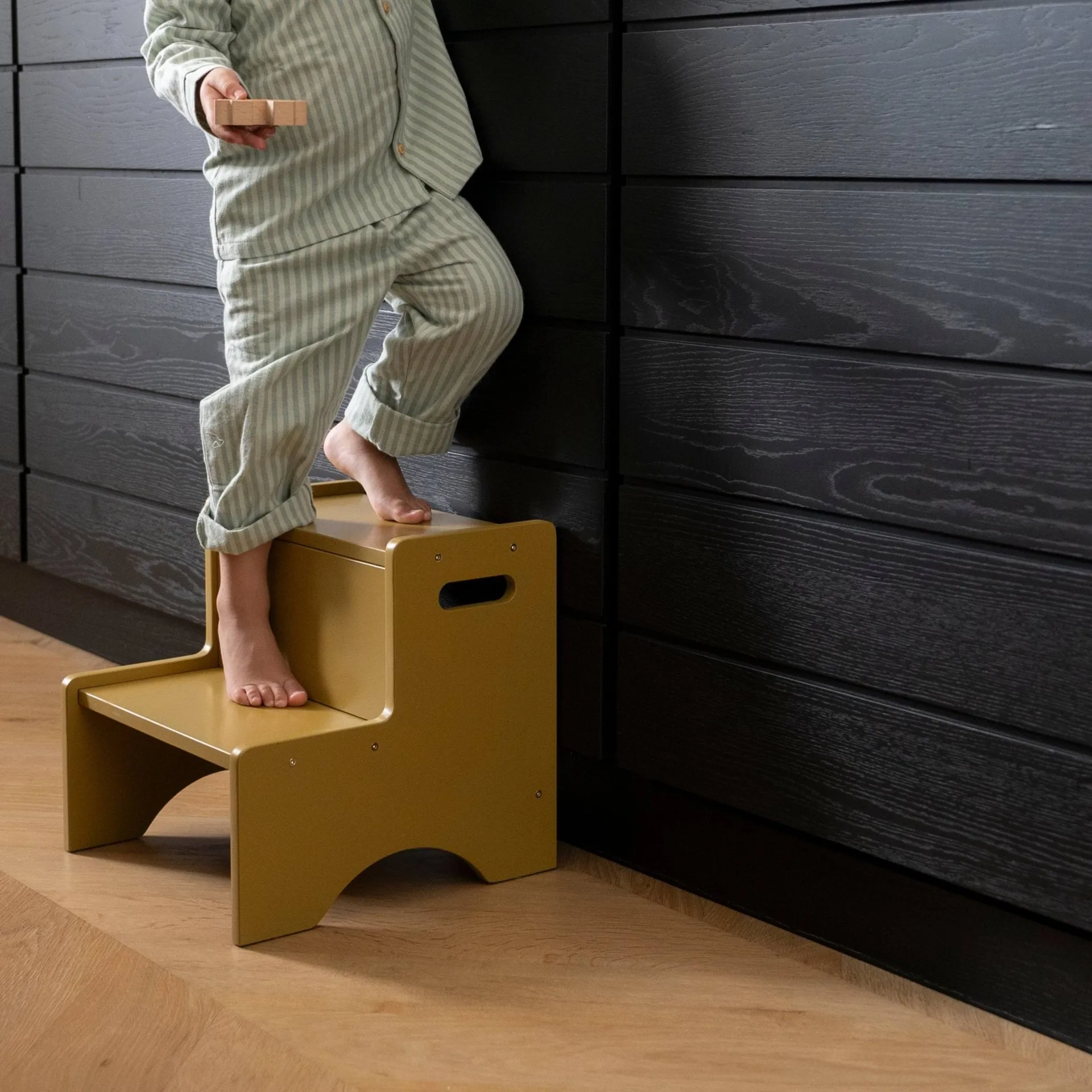 Tabouret pour enfants Step Up, Curry Nofred