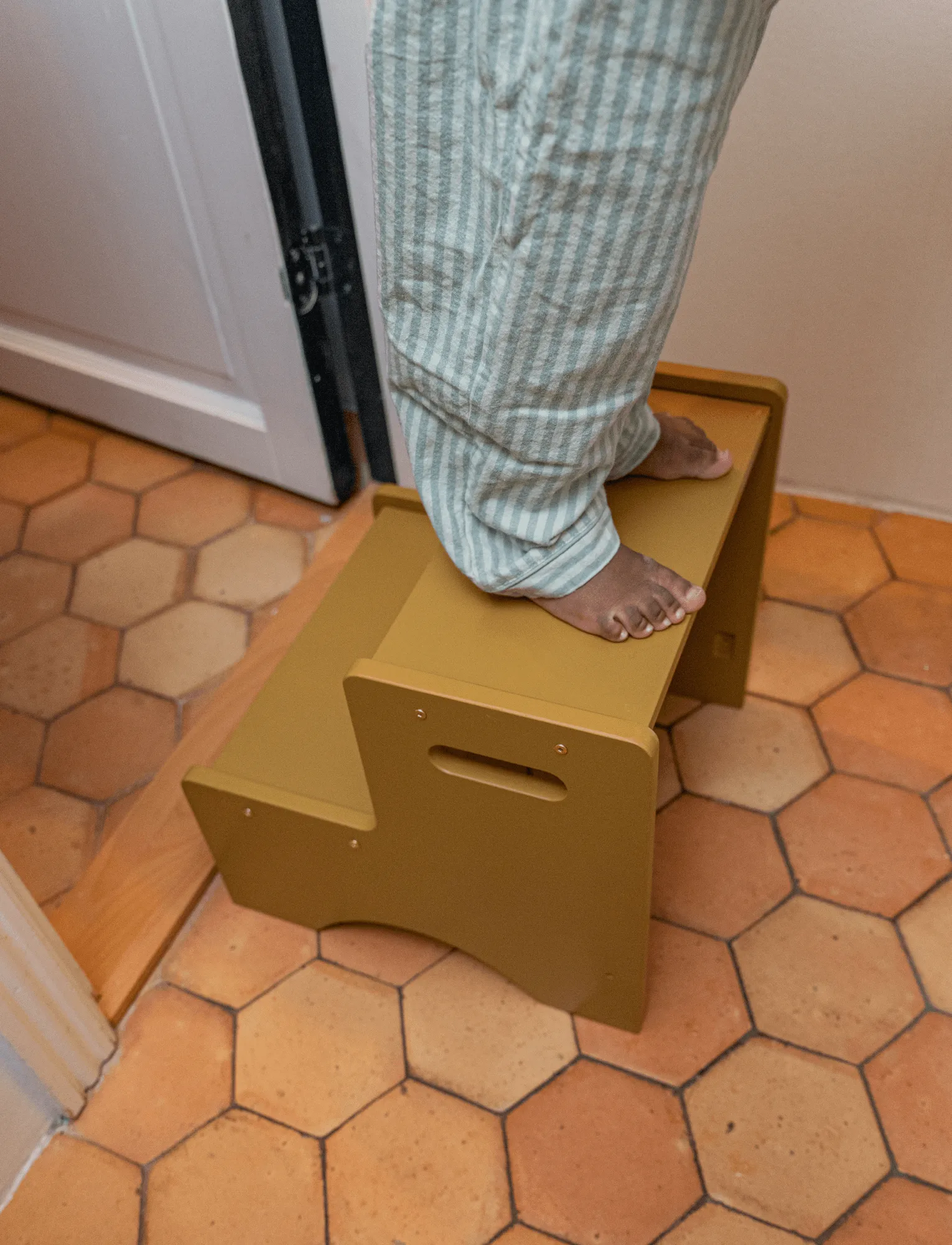 Tabouret pour enfants Step Up, Curry Nofred