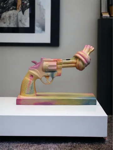 Acne for Peace sculpture 40 cm - Multi - Non Violence