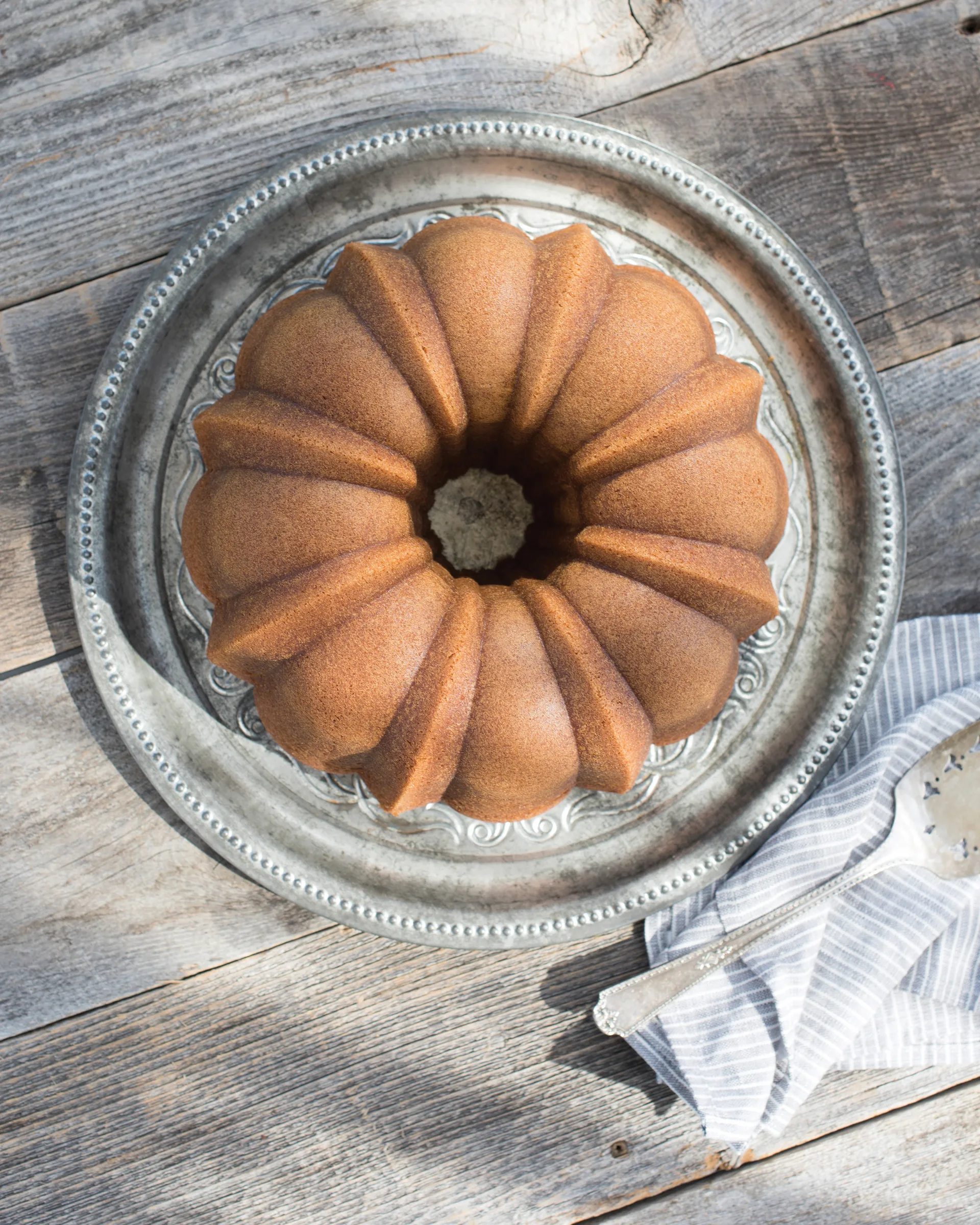 Moule Anniversary Bundt Nordic Ware, 2,4 L Nordic Ware