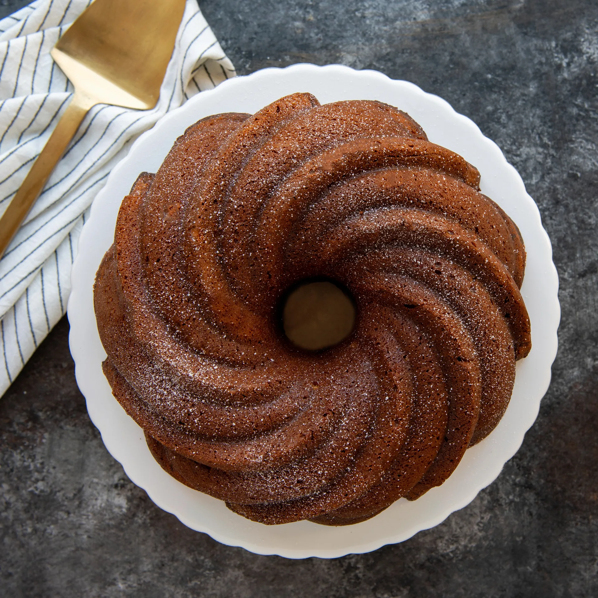Nordic Ware Swirl moule à gâteau bundt, 2,4 L Nordic Ware