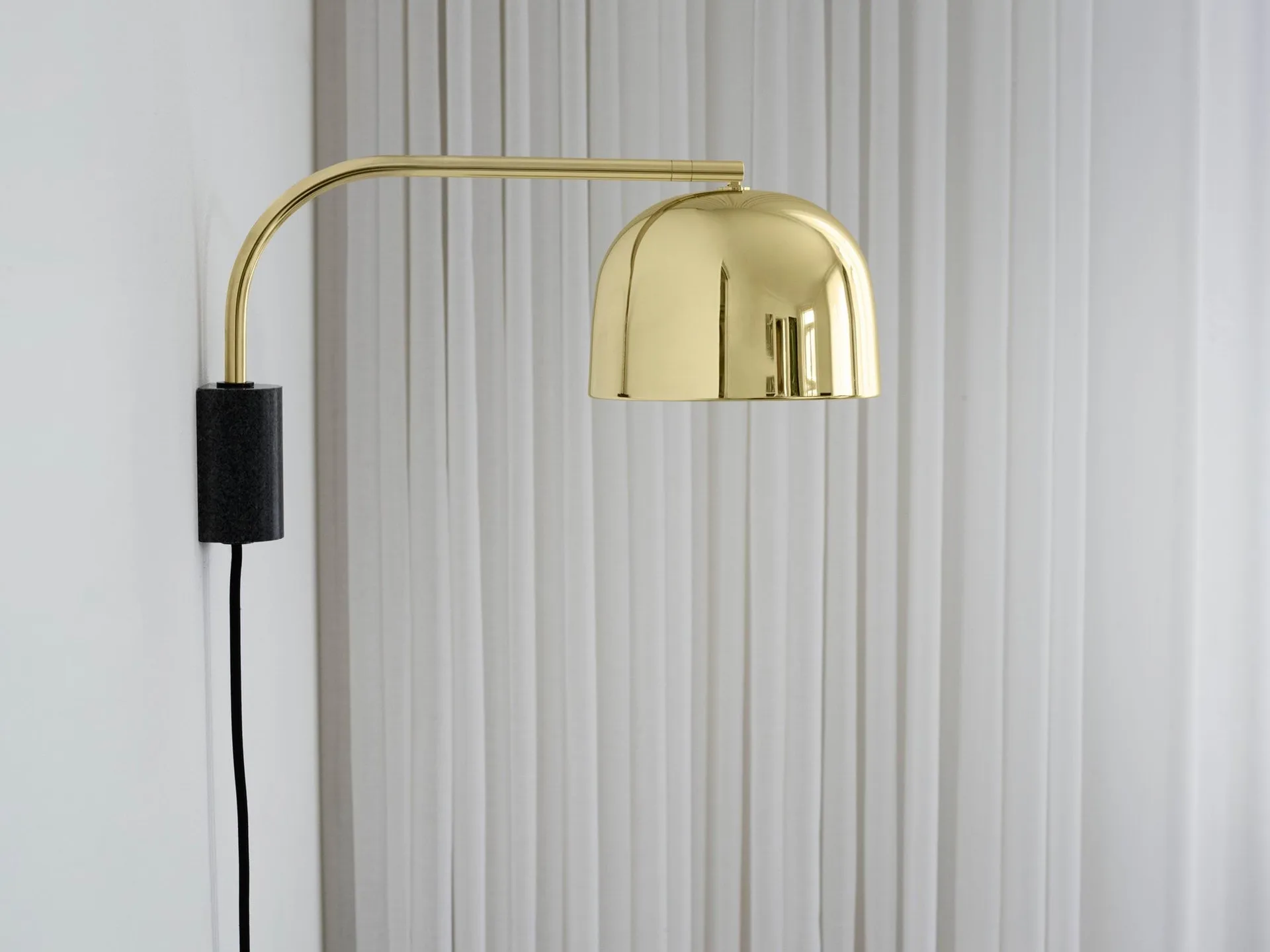 Applique Grant, brass, petit - acier, granit Normann Copenhagen