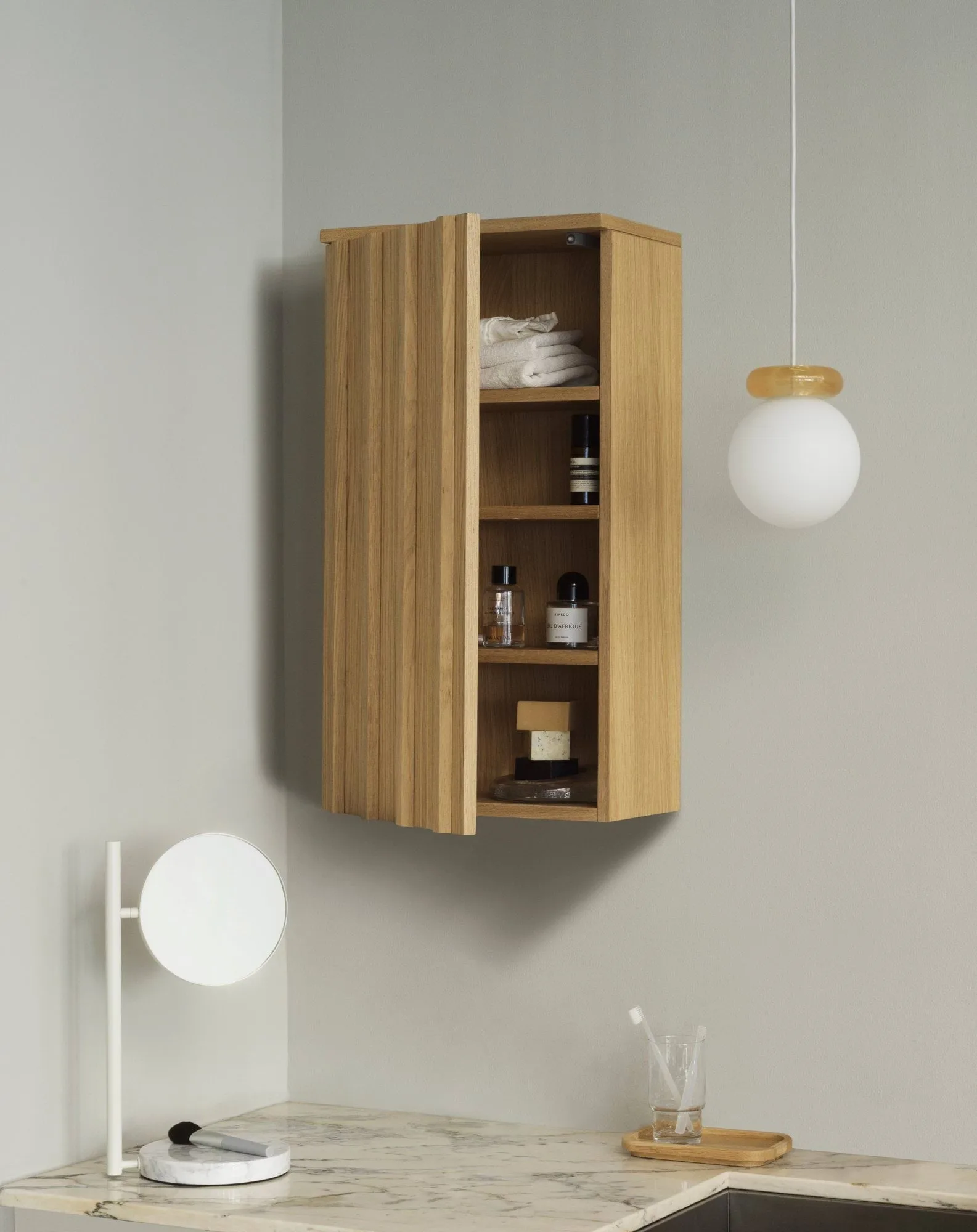 Armoire murale Rib, Chêne, 73x40x23 cm Normann Copenhagen