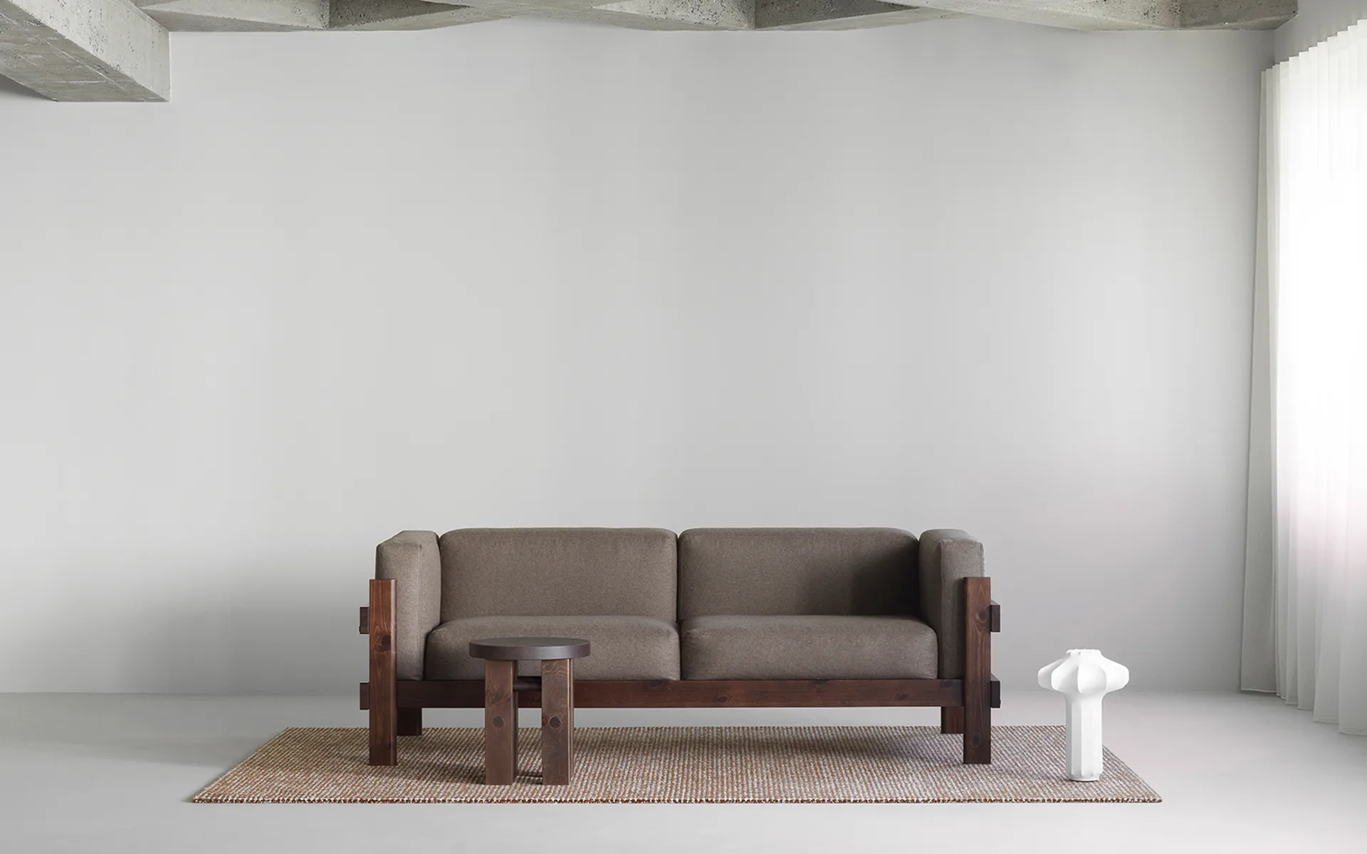 Canapé Kube, Pin en brun laqué-tissu Remix 223 Beige, 220 cm Normann Copenhagen
