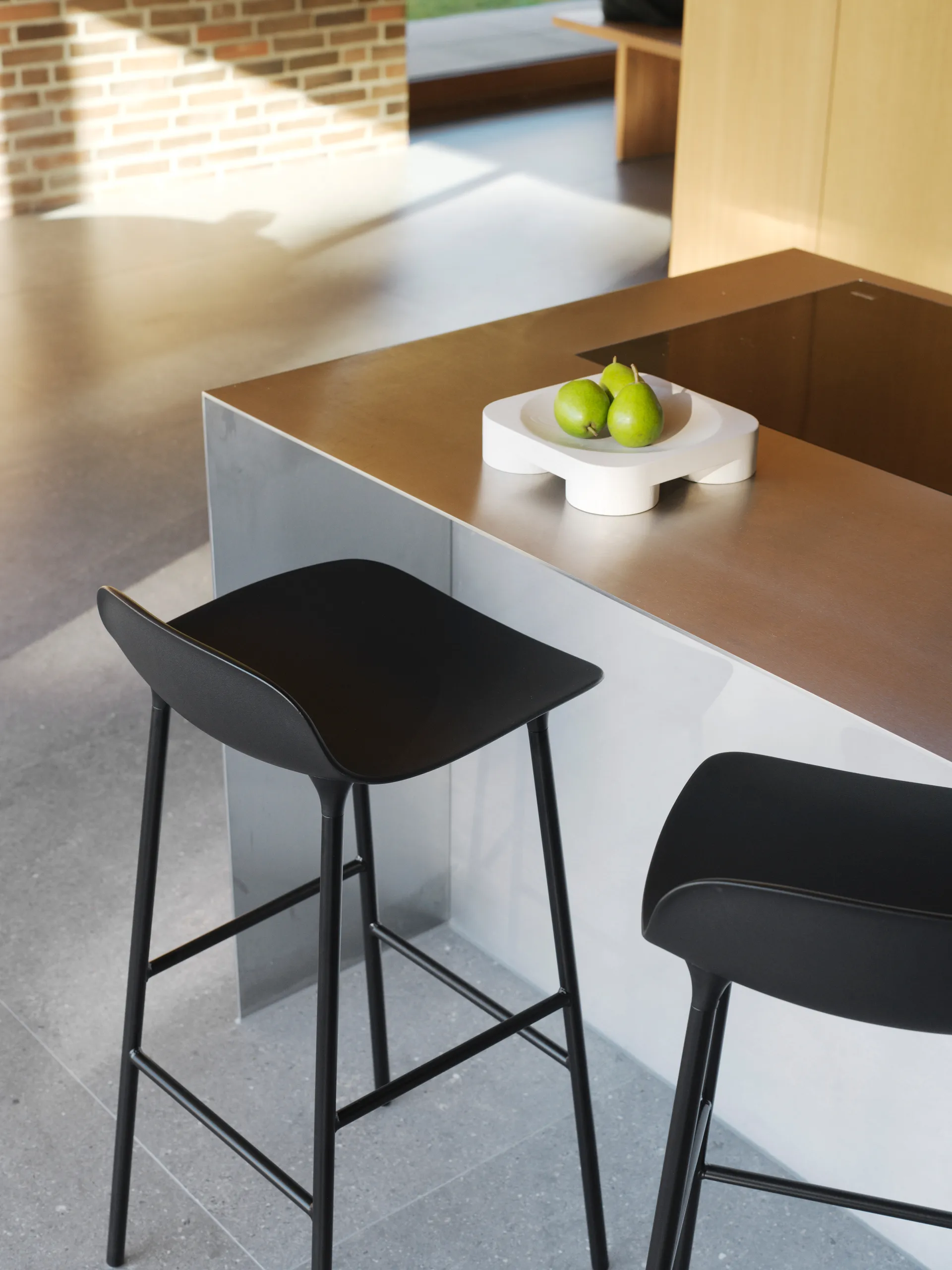 Chaise de bar Form Chair pieds métal, Noir, lot de 2 Normann Copenhagen
