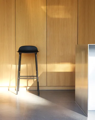 Chaise de bar Form Chair pieds métal, Noir, lot de 2 - Normann Copenhagen