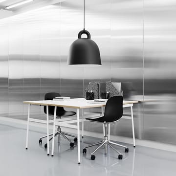 Chaise de bureau Form avec base pivotante, fauteuil de bureau 5W - noir, aluminium noir, roulettes - Normann Copenhagen