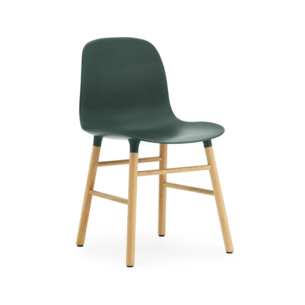 Chaise Form, green, pieds en chêne Normann Copenhagen