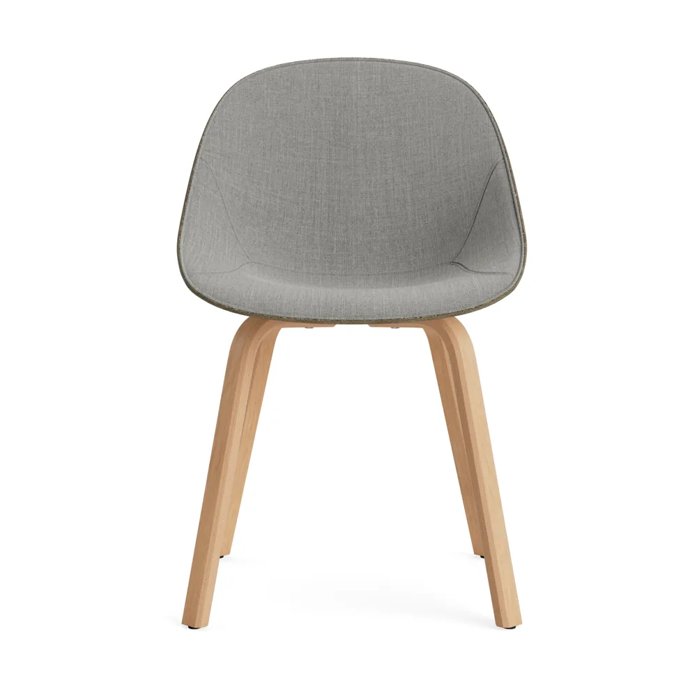 Chaise Mat Chair habillée sur le devant, Remix 133-seaweed-beech Normann Copenhagen