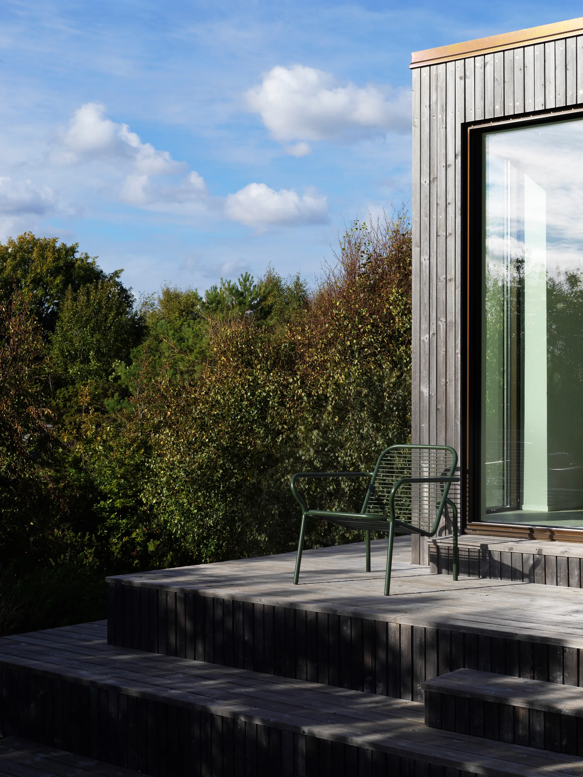 Chaise Vig Lounge Chair, Green Normann Copenhagen