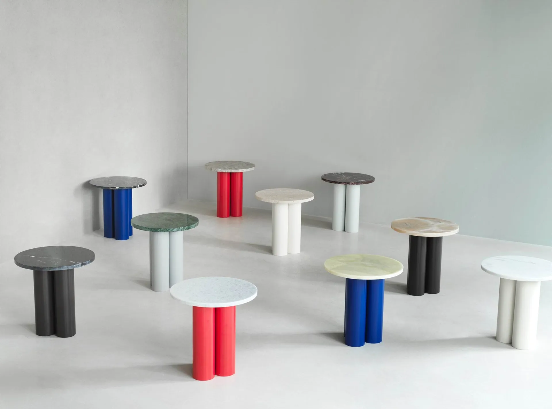 Dit table d'appoint Ø40 cm, Blanc Carrara-bleu clair Normann Copenhagen