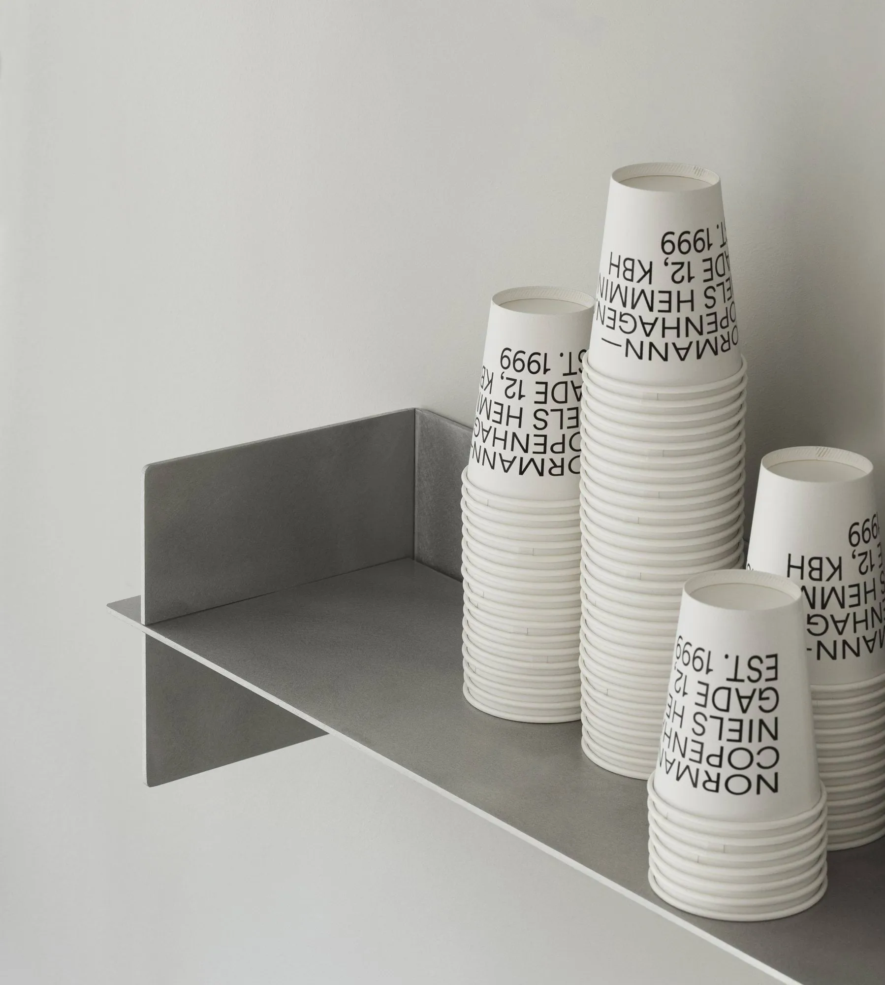 Étagère Alu Shelf 80 cm, Aluminium Normann Copenhagen