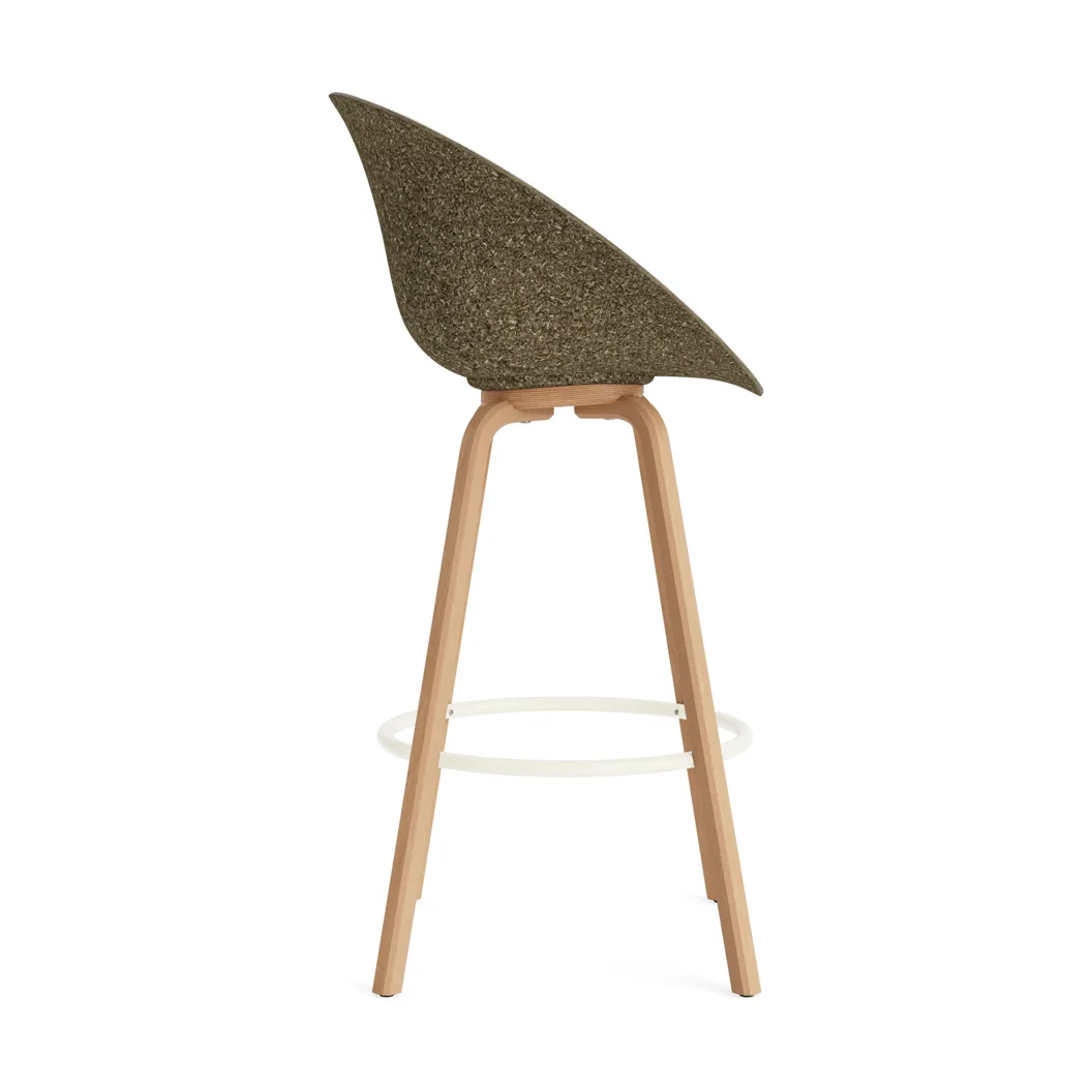 Fauteuil avec accoudoirs Armchair habillé sur le devant 75 cm, Hallingdal 110-seaweed-beech-cream steel Normann Copenhagen