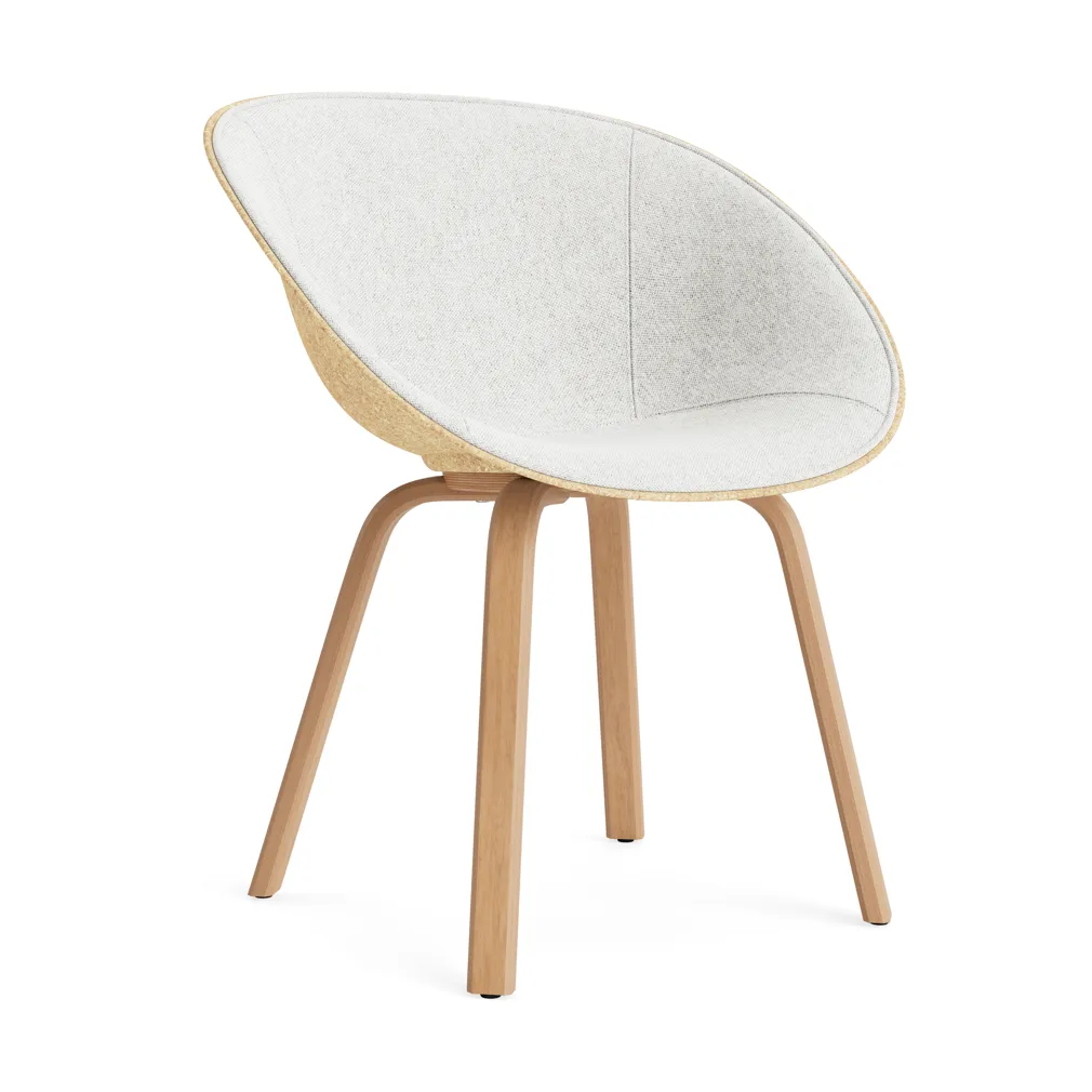 Fauteuil Mat Armchair avec accoudoirs habillé sur le devant, Hallingdal 110-hemp-beech Normann Copenhagen