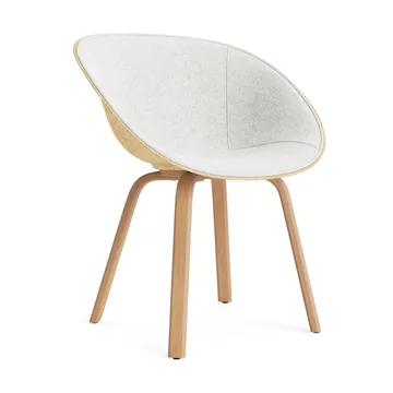 Fauteuil Mat Armchair avec accoudoirs habillé sur le devant - Hallingdal 110-hemp-beech - Normann Copenhagen