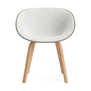 Fauteuil Mat Armchair avec accoudoirs habillé sur le devant - Hallingdal 110-seaweed-beech - Normann Copenhagen