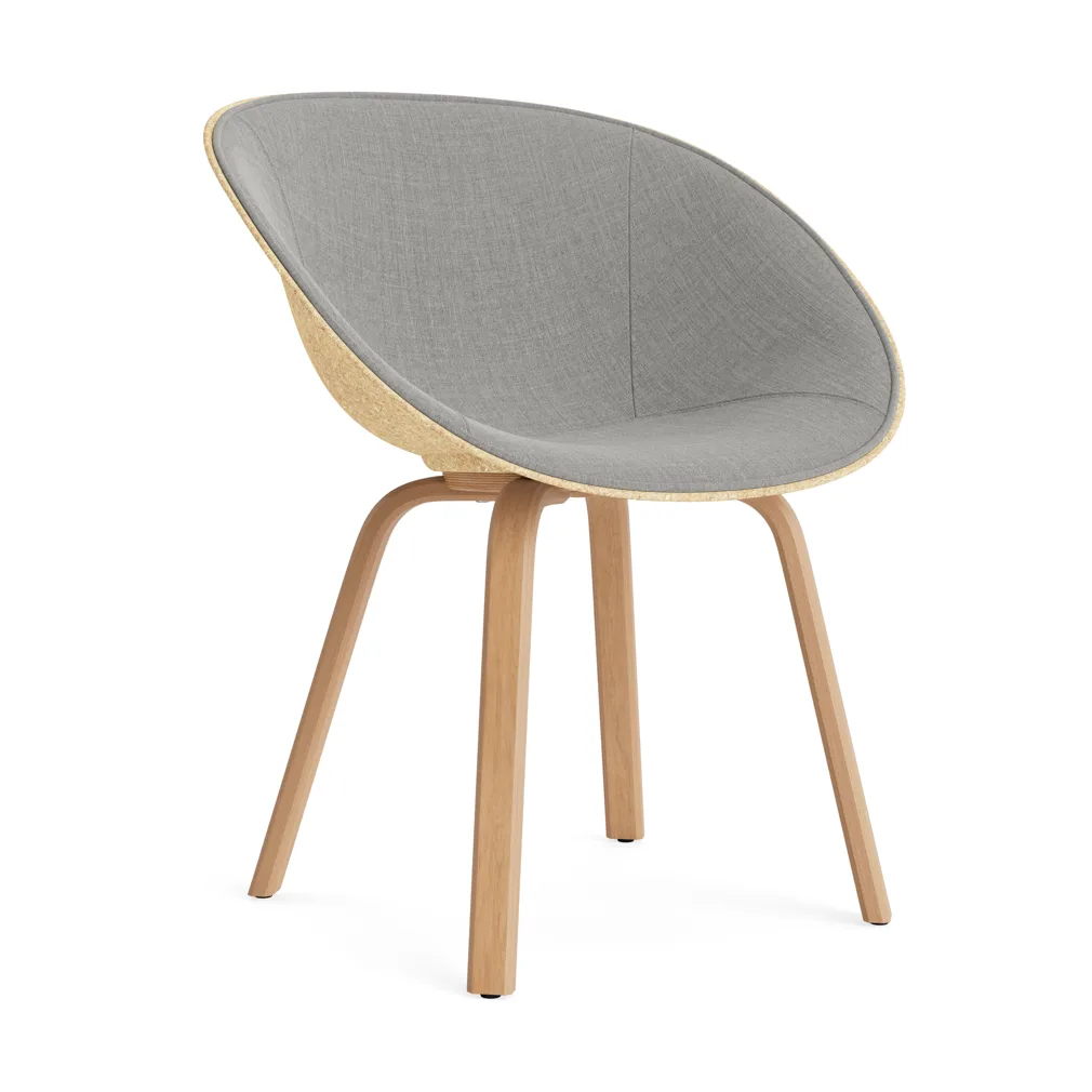 Fauteuil Mat Armchair avec accoudoirs habillé sur le devant, Remix 133-hemp-beech Normann Copenhagen