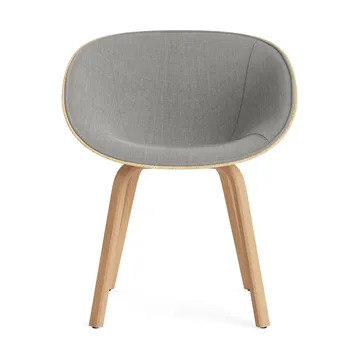 Fauteuil Mat Armchair avec accoudoirs habillé sur le devant - Remix 133-hemp-beech - Normann Copenhagen