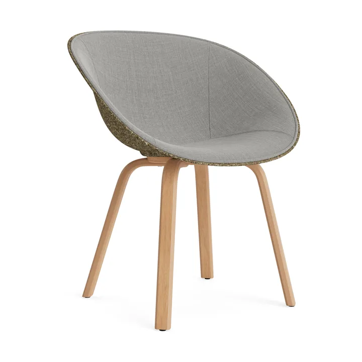 Fauteuil Mat Armchair avec accoudoirs habillé sur le devant - Remix 133-seaweed-beech - Normann Copenhagen