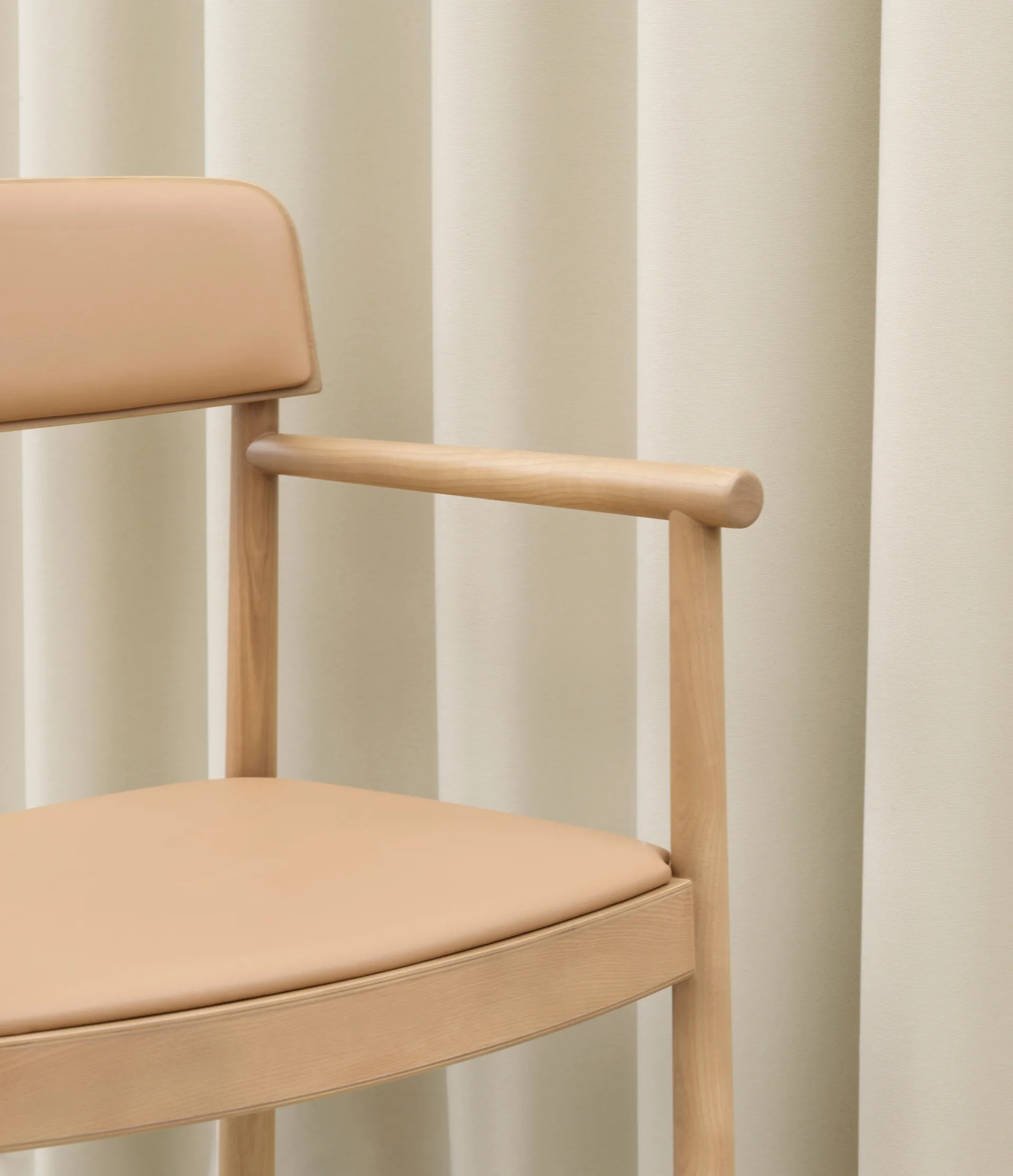 Fauteuil Timb avec coussin, Tan/ Ultra Leather - Camel Normann Copenhagen