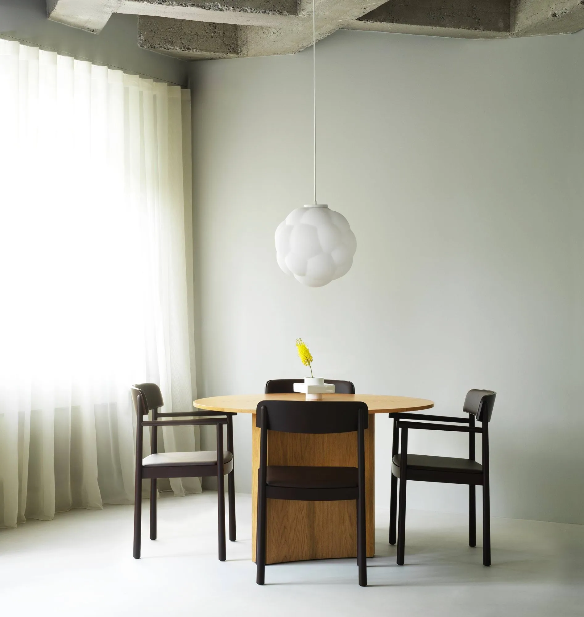 Fauteuil Timb, Brown ash-Ultra Leather Chocolate Normann Copenhagen