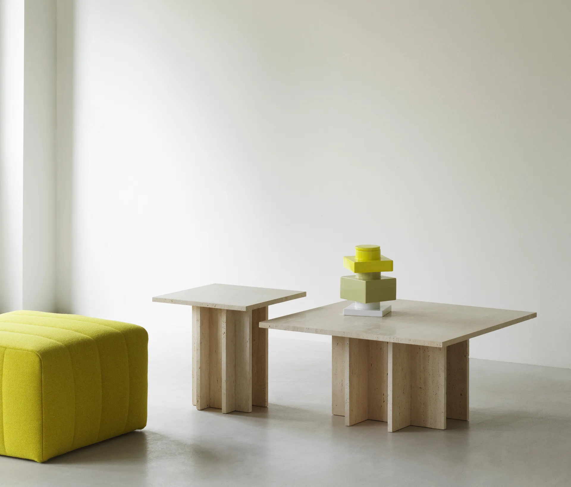 Grande table basse Edge, Travertine Normann Copenhagen