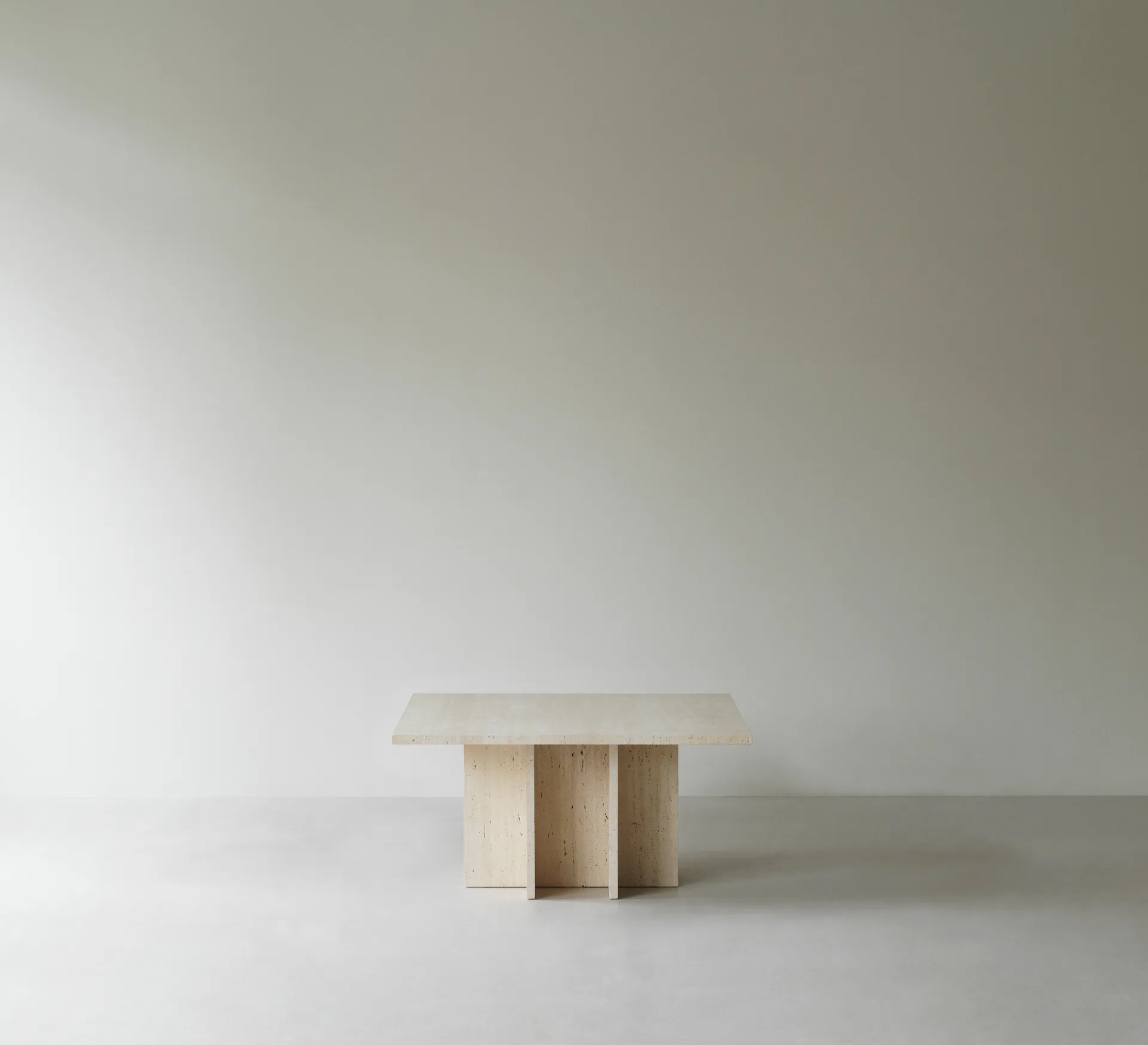 Grande table basse Edge, Travertine Normann Copenhagen