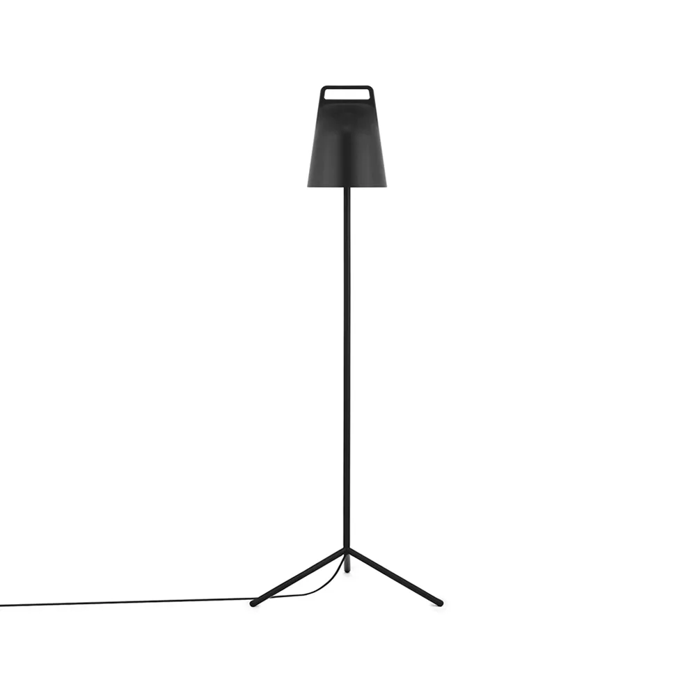 Lampadaire Stage, black, acier revêtu par poudre Normann Copenhagen