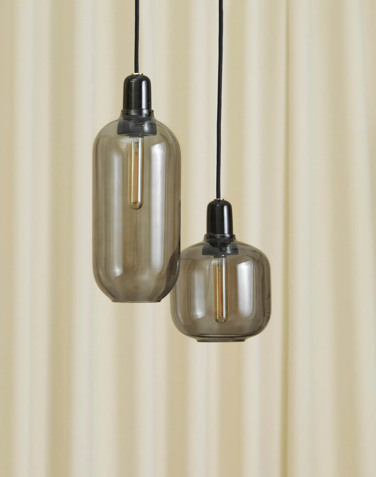 Lampe Amp grande, gris-noir Normann Copenhagen