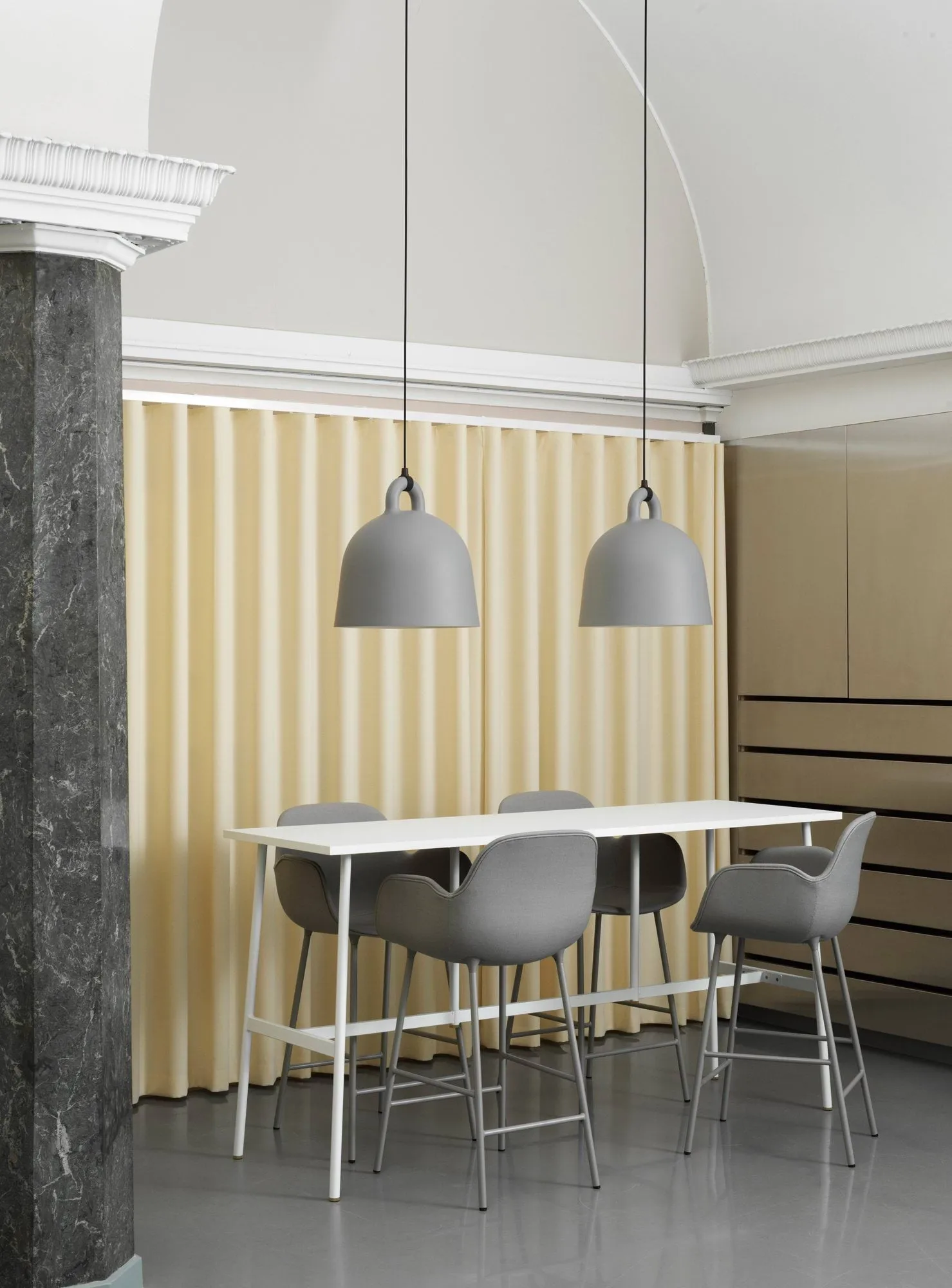 Lampe Bell grise, moyen Normann Copenhagen