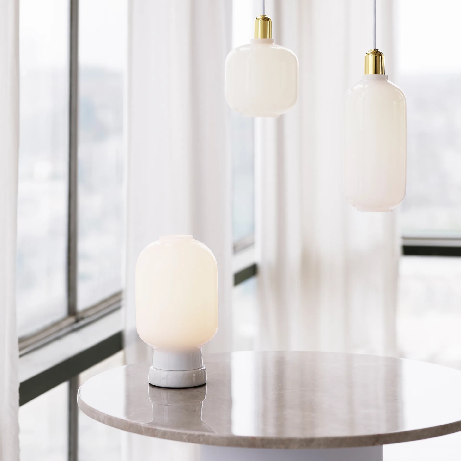 Lampe de table Amp, blanc Normann Copenhagen