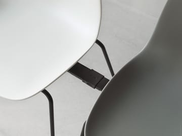 Lot de 2 chaises empilables avec pieds noirs Form Chair, blanc - undefined - Normann Copenhagen